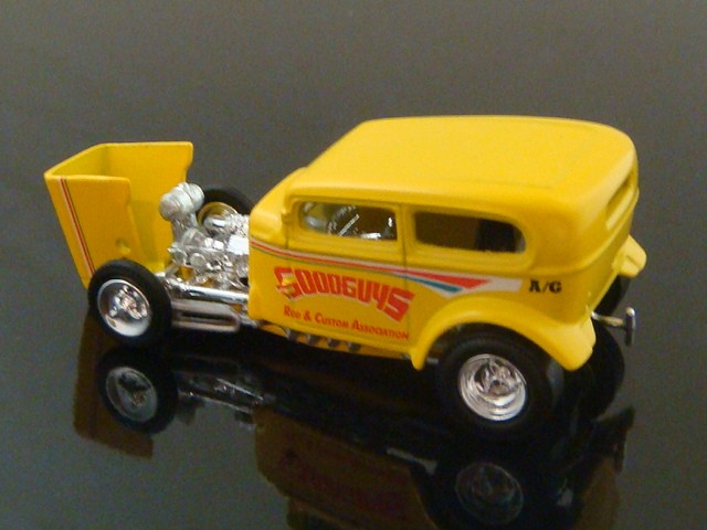 Good Guys Rod & Custom 1932 Ford Vicky Flathead V8 Dragster 1/64 Scale Ltd Edt U