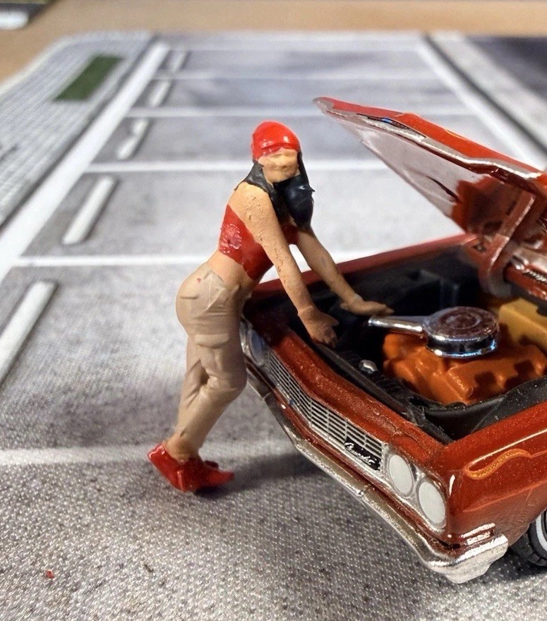 1:64 Female Mechanic Figure – Red – for Cars, Trucks, Lowriders & Dioramas