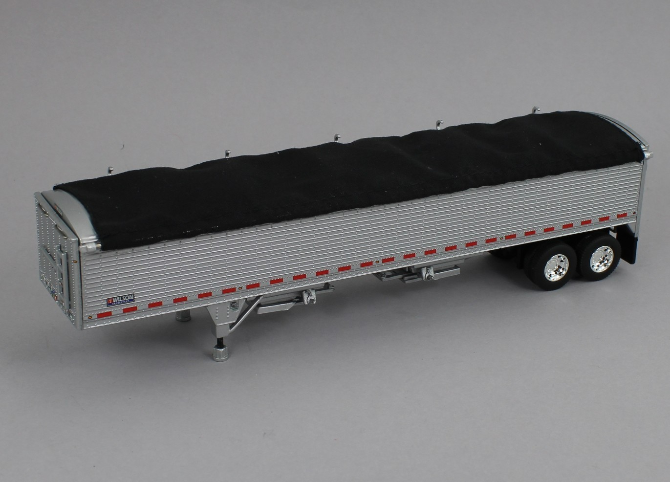 DCP 1:64 *SILVER* Wilson High Sided Grain Trailer w/Black Tarp *NEW*