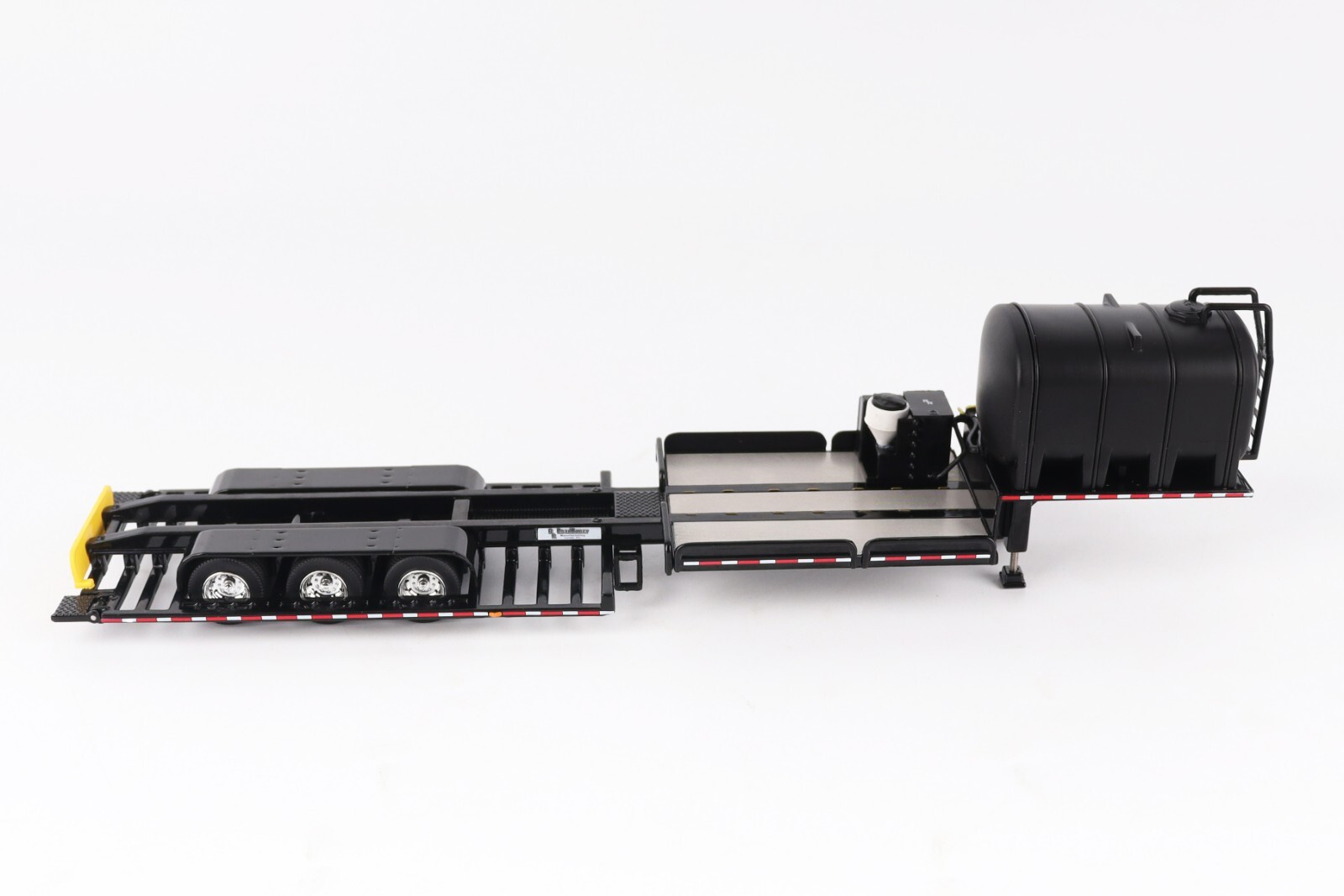 NEW Diecast Masters 1:64 *ROADRUNNER* Model 4000 Sprayer Transport Trailer NIB!