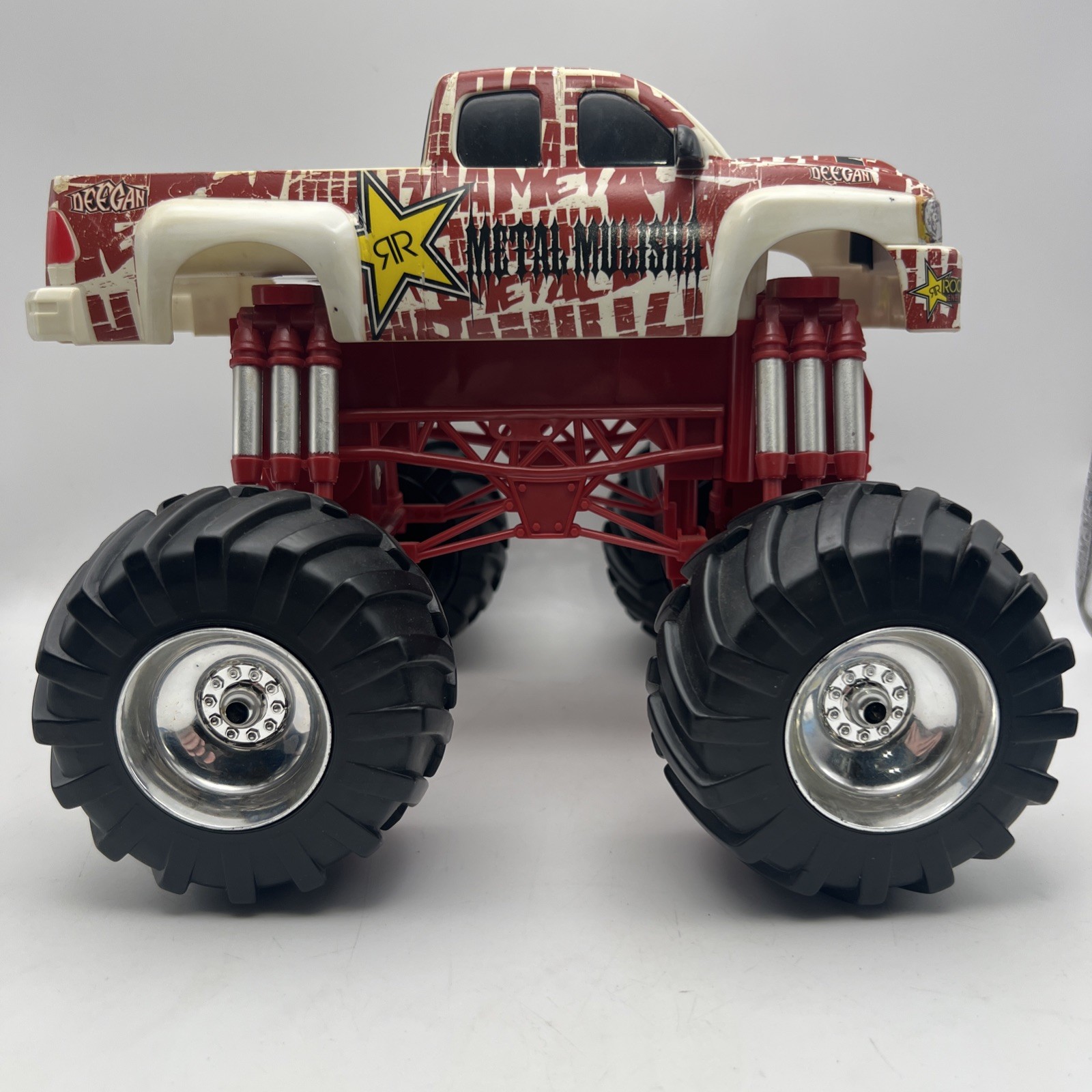 METAL MULISHA Monster Jam Truck 1:18 Brian Deegan Ronin Syndicate Rockstar Red