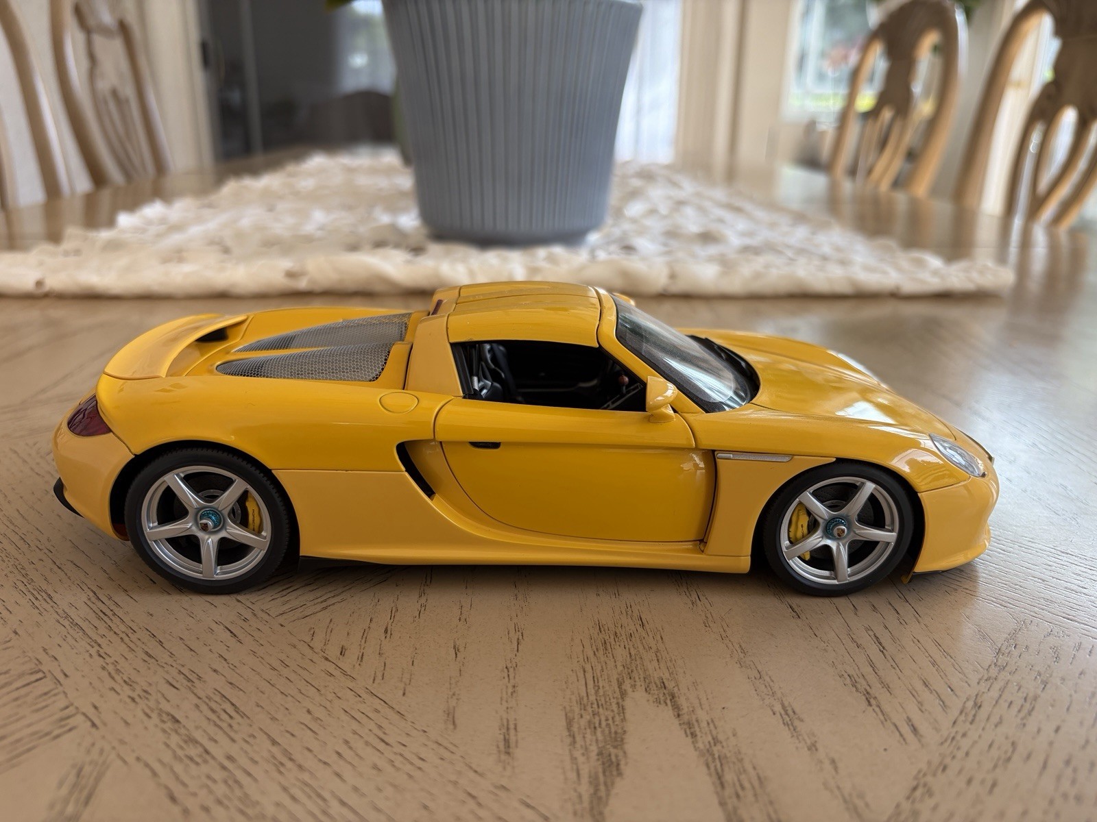 AUTOart Porsche Carrera GT 1:18 VERY RARE Yellow