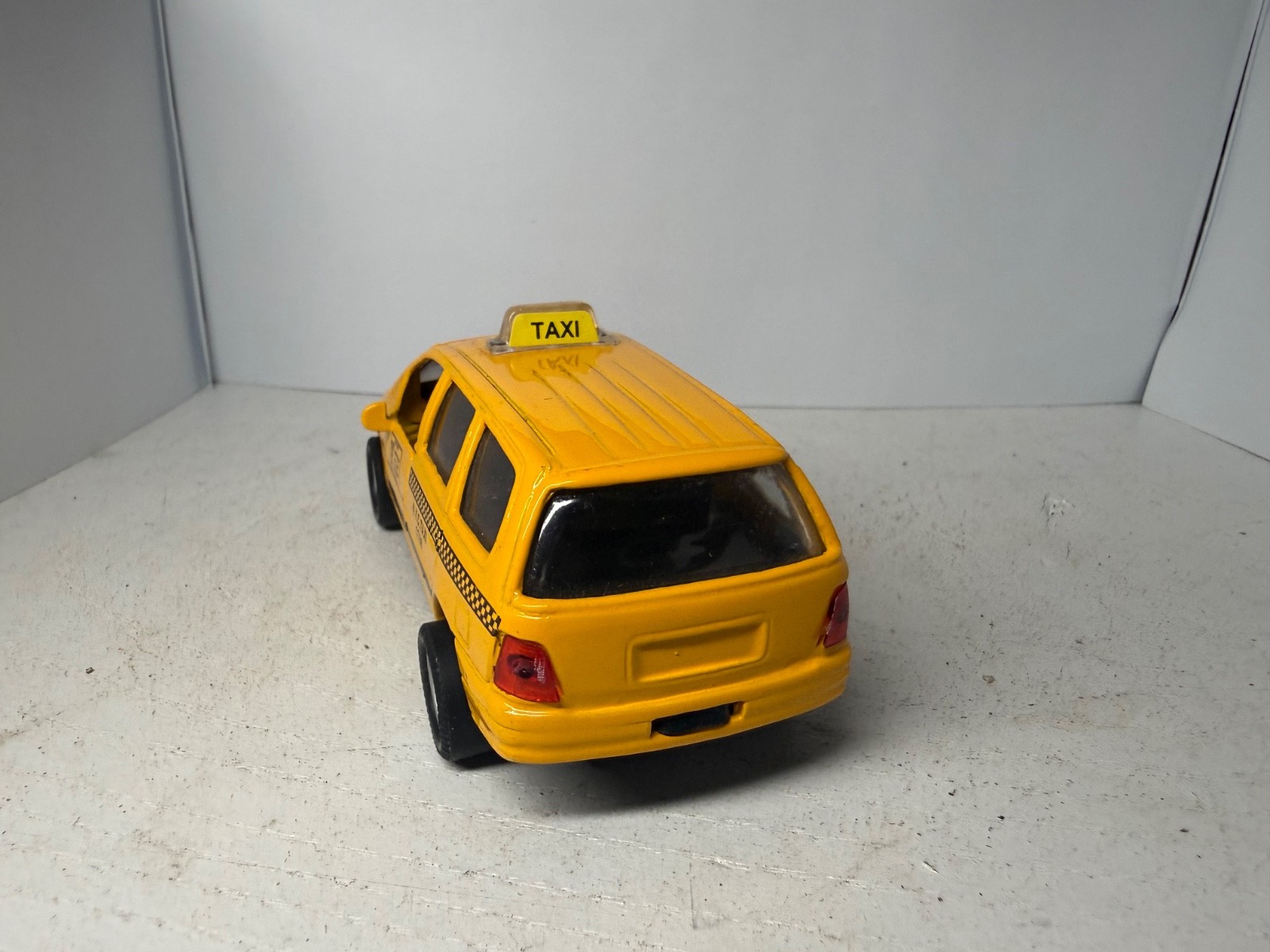 4 1/2 ” NYC Taxi in Yellow Cab with Pullback Action, Die Cast New York City Taxi