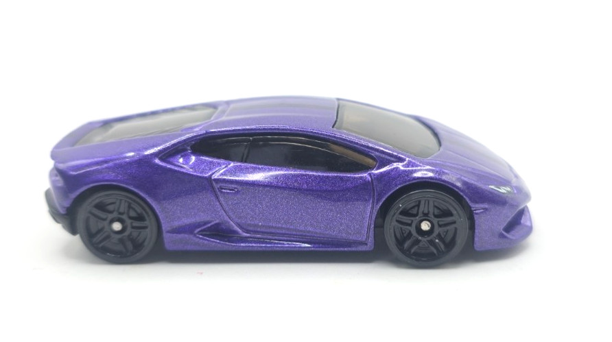 2014-2020 Lamborghini Huracan LP 610-4 Collectible 1/64 Scale Diecast Model
