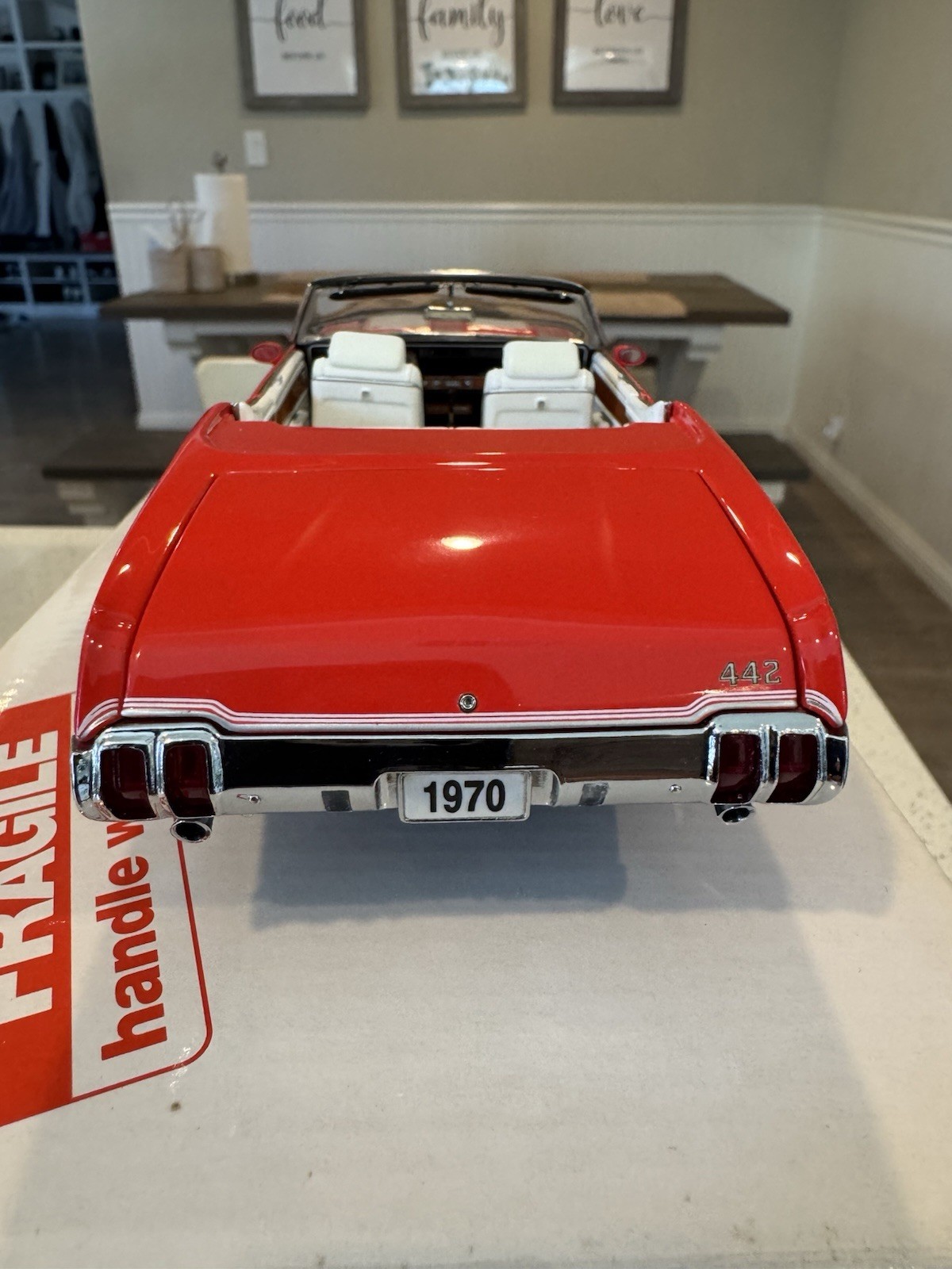 1970 Oldsmobile 442 W-30 Die Cast Model Car 1:24 Scale by the Danbury Mint
