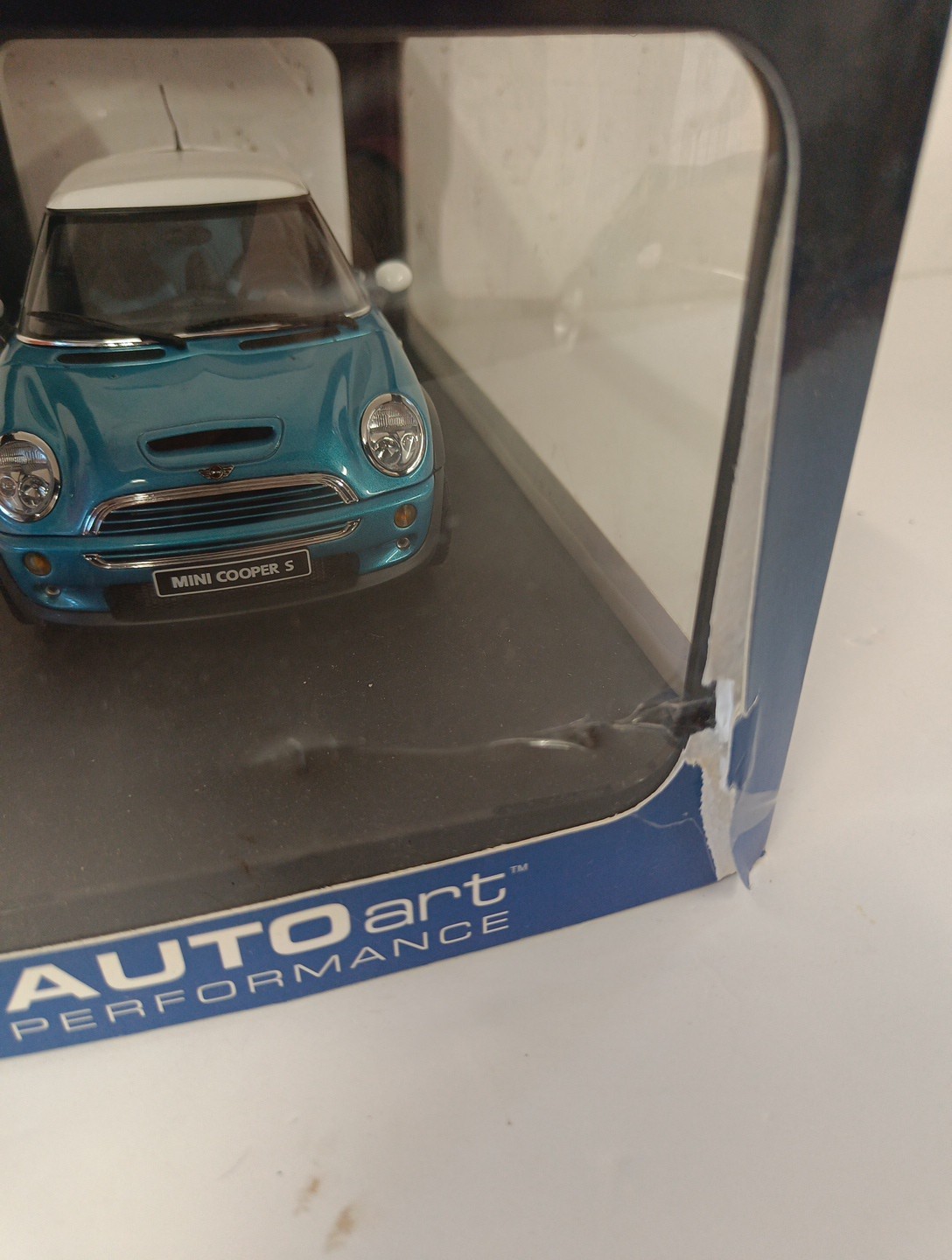 Autoart Performance Mini Cooper s 1:18
