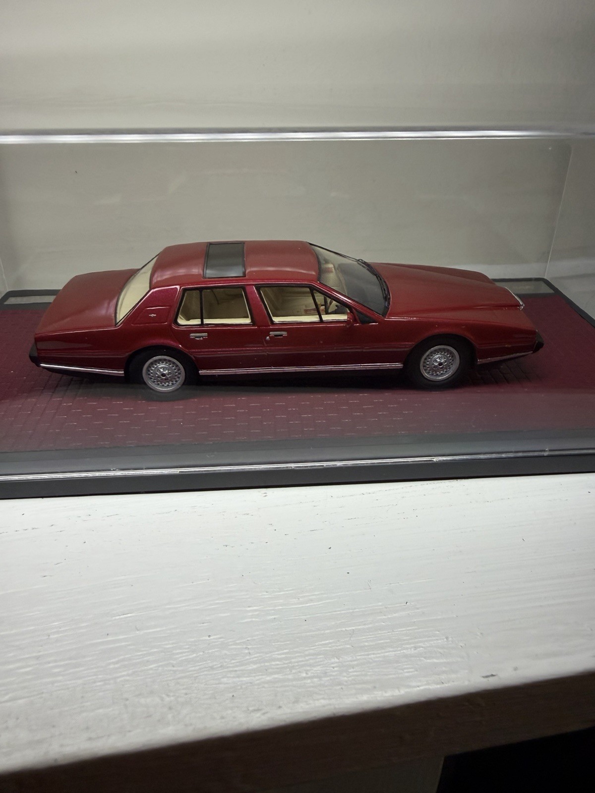 Matrix 1:43 Aston Martin Lagonda Series I (1974–75) Deep Metallic Red