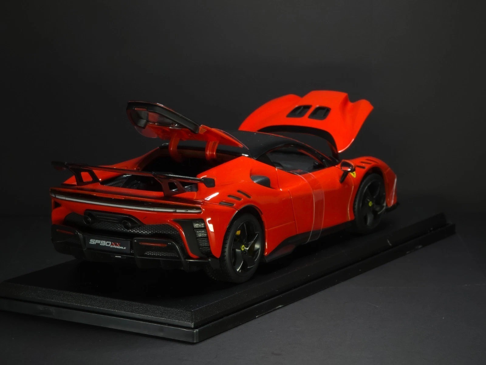 Ferrari SF90 XX Stradale 1:18 Maisto Exclusive Style Special Edition – Red