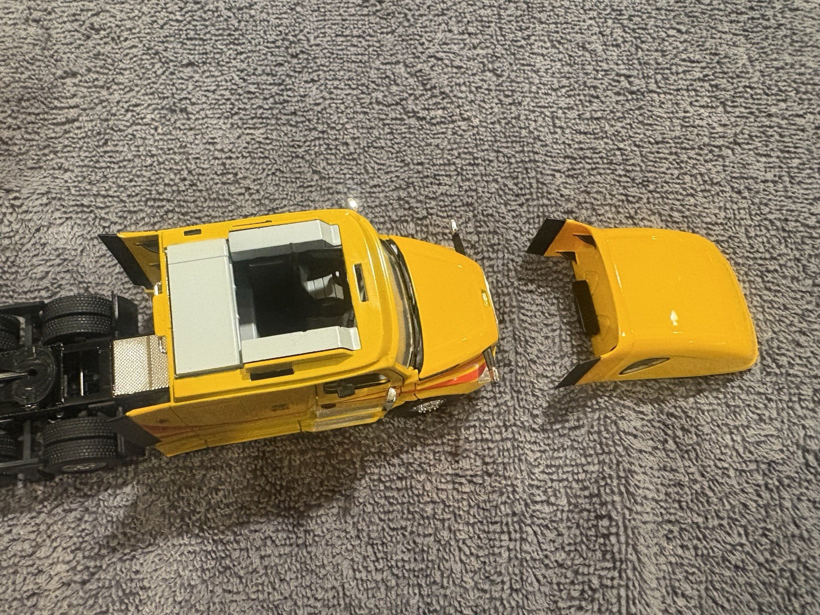 1:50 Diecast Fuel Tanker