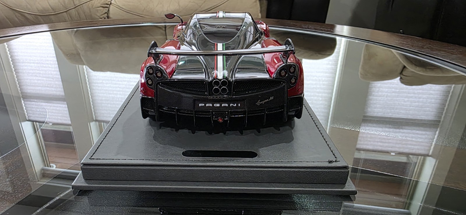 1/18 BBR PAGANI HUAYRA BC COLOR ROOSO FUOSO ( READ INFO)