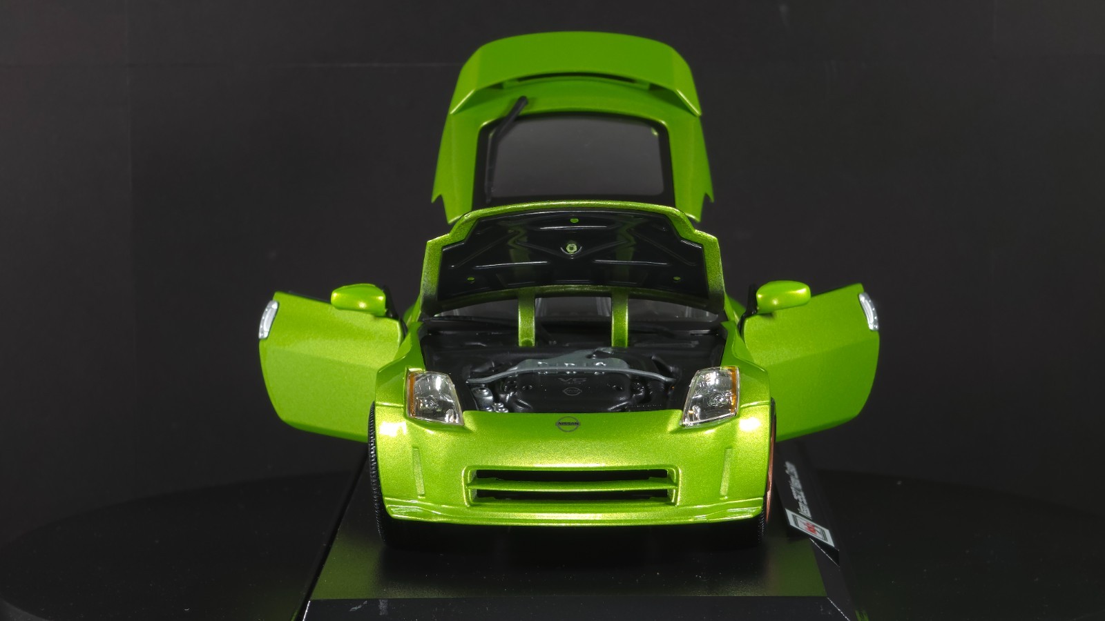 Nissan 350Z Nismo Custom 1:18 Maisto Exclusive Style Special Edition Green