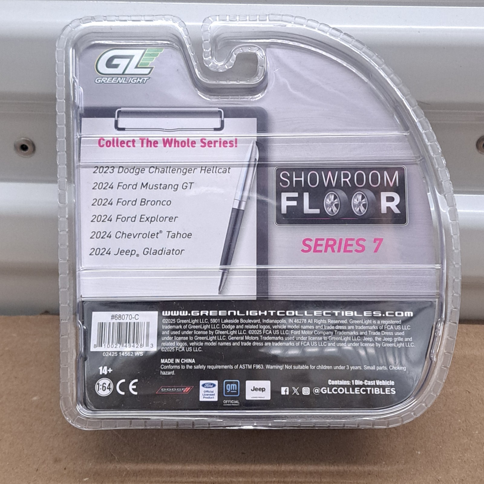 Green Light 1:64 Showroom Floor Series 7 – 2024 Ford Bronco