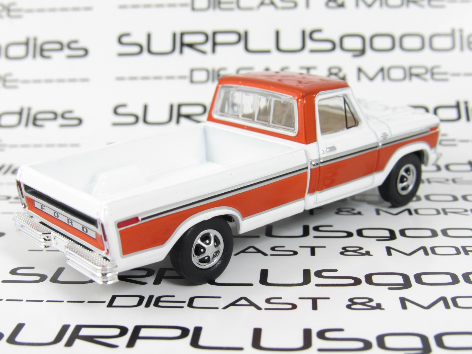 2025 Greenlight 1:64 LOOSE 1977 FORD F-150 RANGER XLT Farm Work Pickup Truck