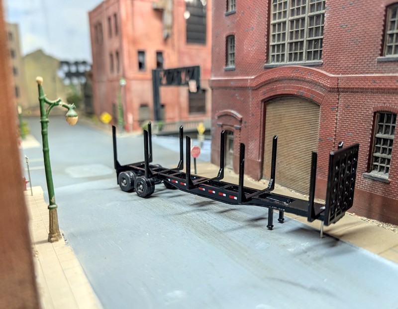 1/87 HO Scale Custom Built 42′ Log Trailer. 3D Printed Resin Model.