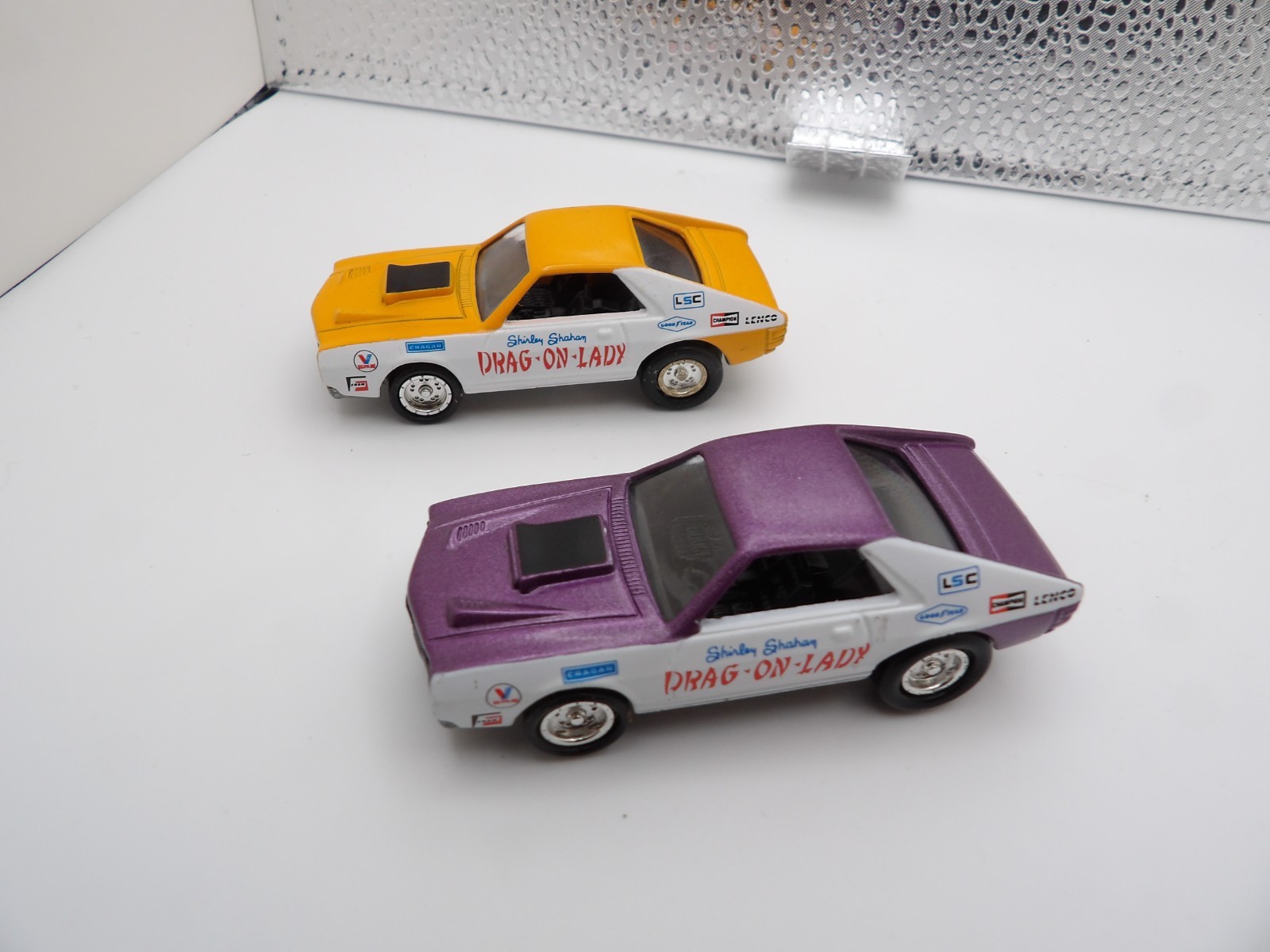 1969 DRAG-ON-LADY 1995 JOHNNY LIGHTNING DRAGSTERS U.S.A. 1:64 TWO CAR LOT
