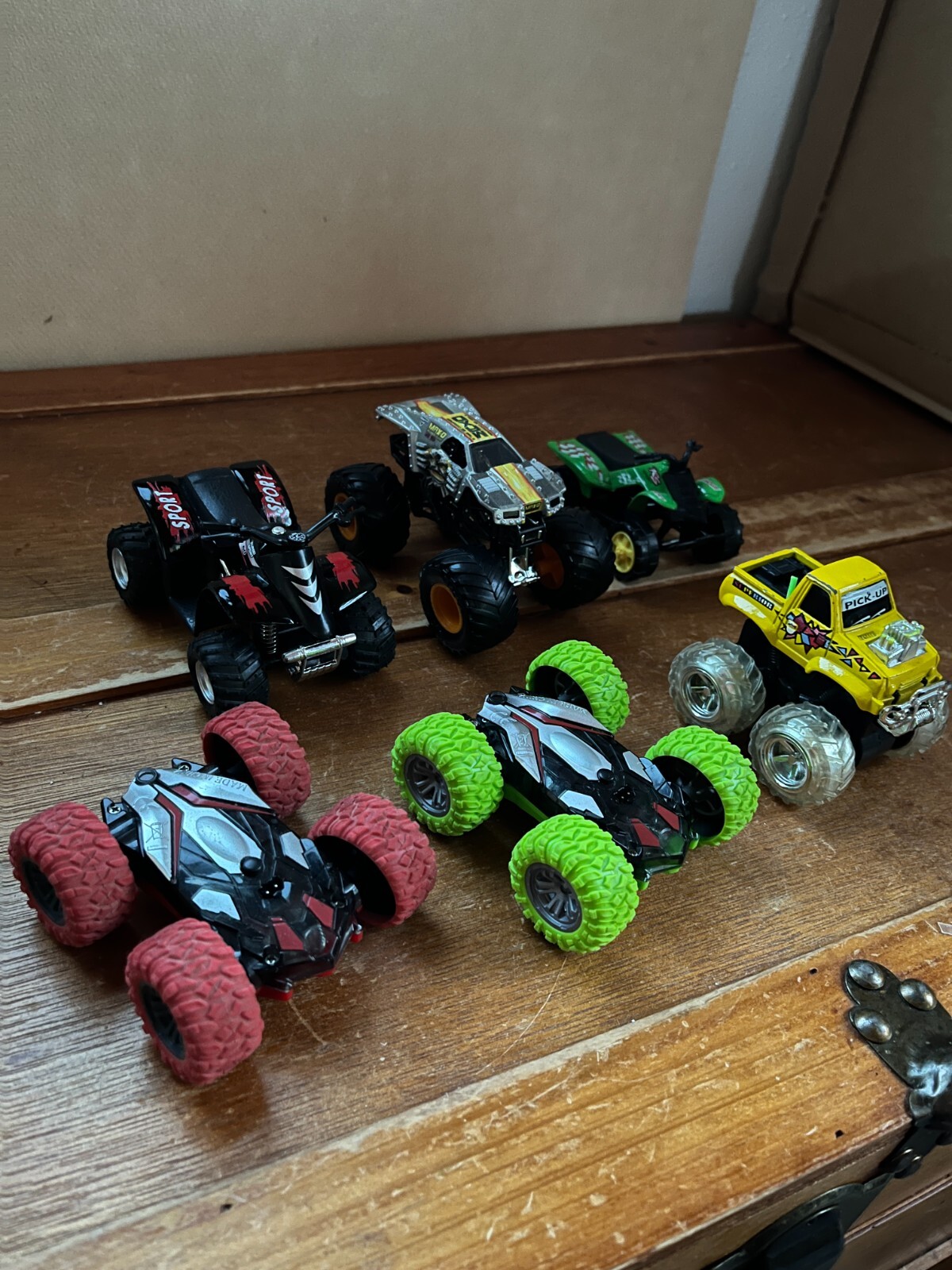 Mixed Plastic Diet Cast Metal Monster Car Truck & ATV & Flip Over Vehicles –