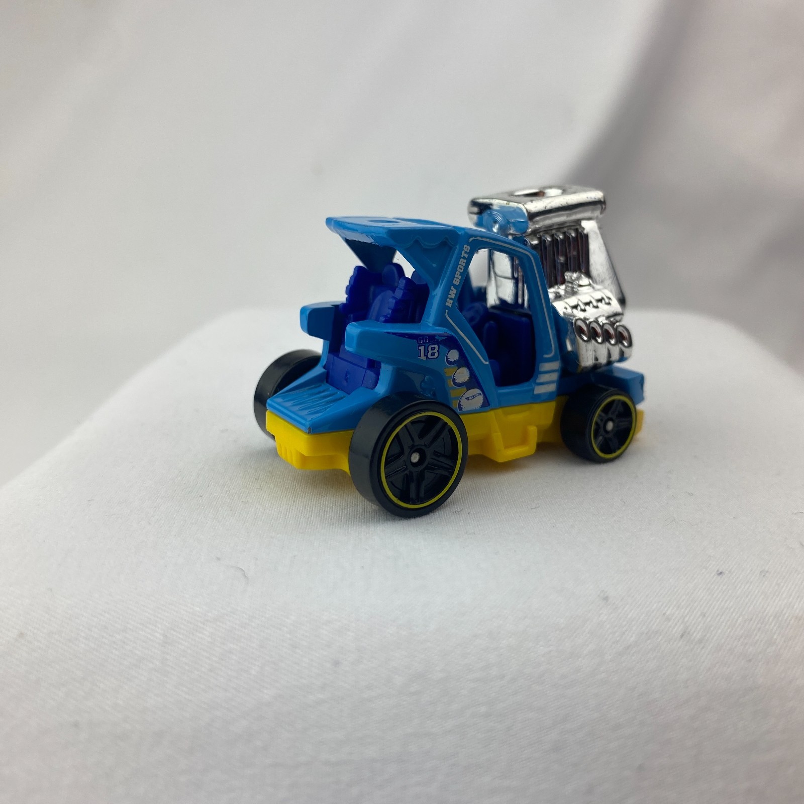 2014 Tee’d Off 2 Blue And Yellow – Loose Mattel Hot Wheels Diecast 1:64