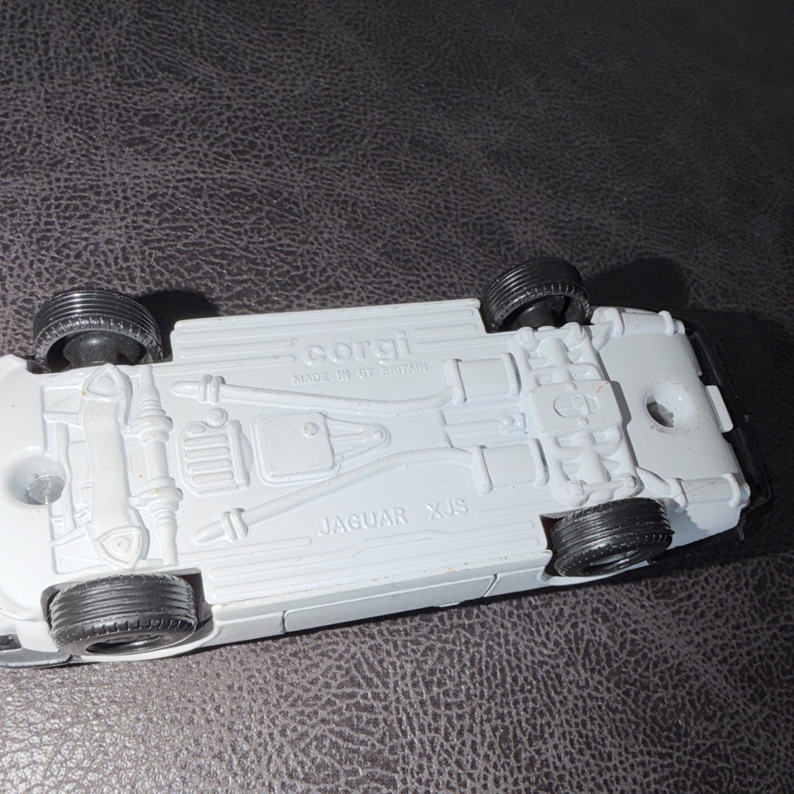 Corgi Jaguar XJS Diecast Model Car White w/ Opening Doors Red Interior
