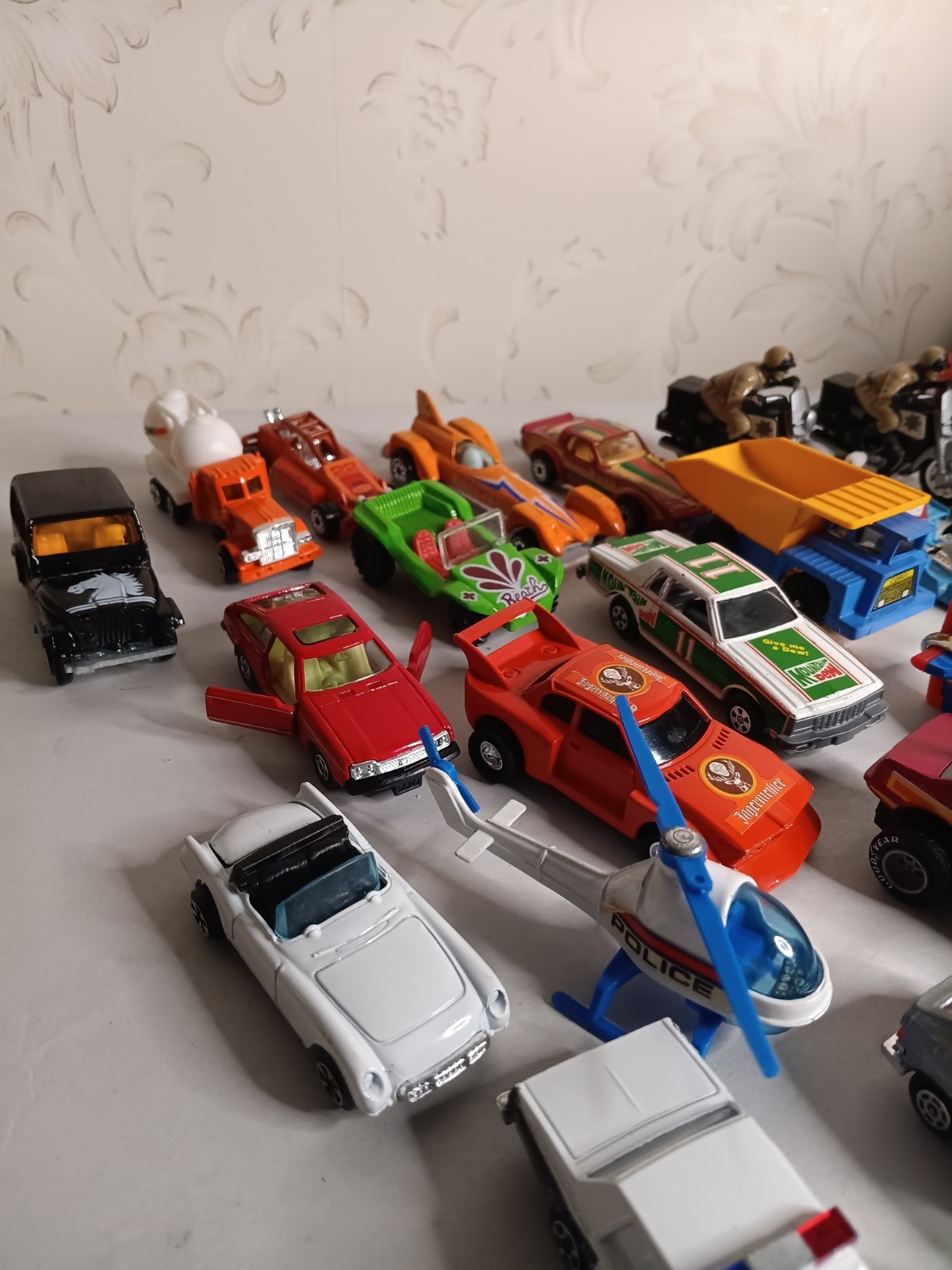 vintage 1/64 diecast cars lot Various Brands