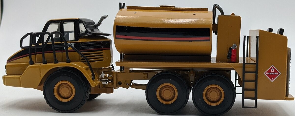 Custom Built 1:50 Scale Diecast Caterpillar 725 Lube Service Truck