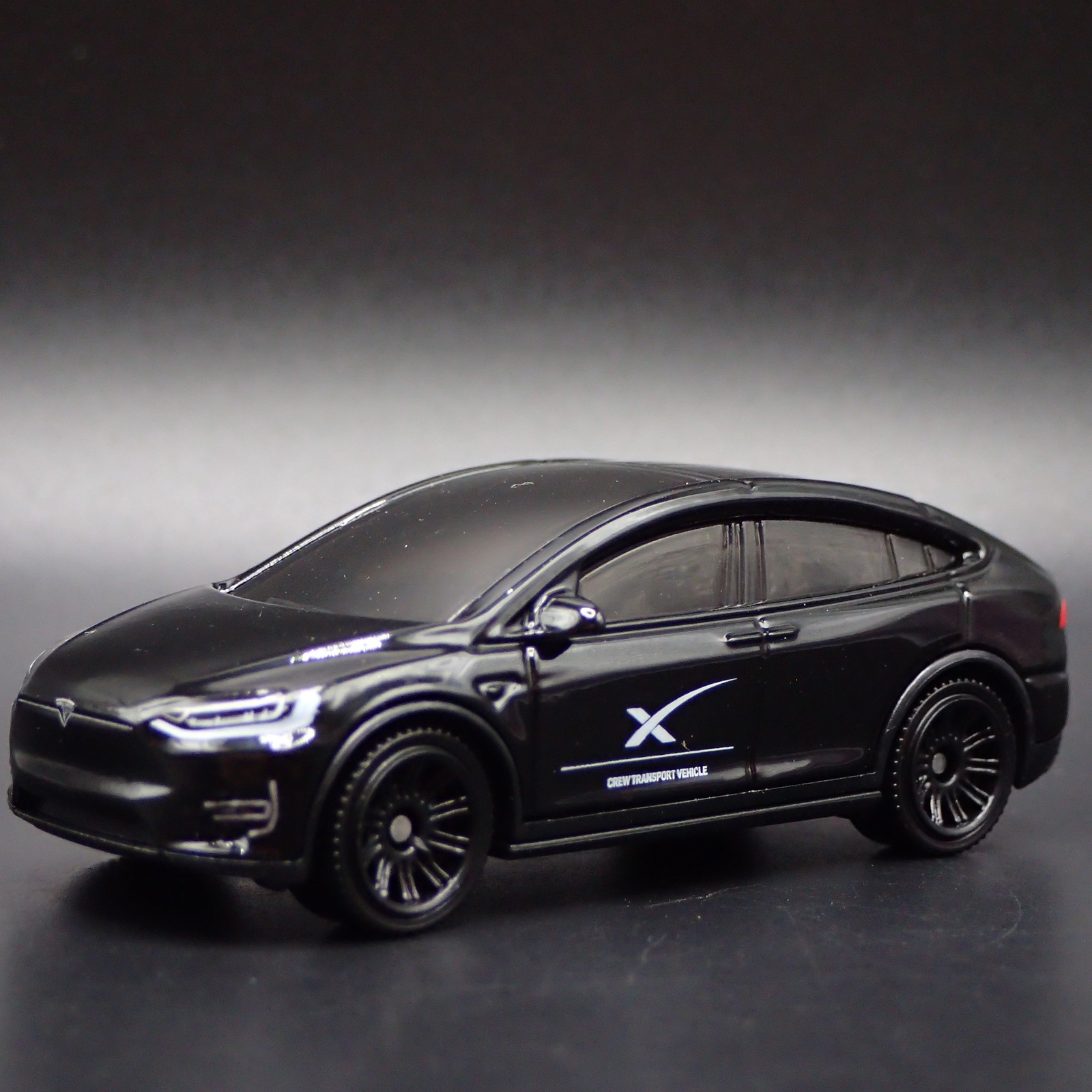 TESLA MODEL X SUV SPACE X 1:64 SCALE COLLECTIBLE DIORAMA DIECAST MODEL CAR