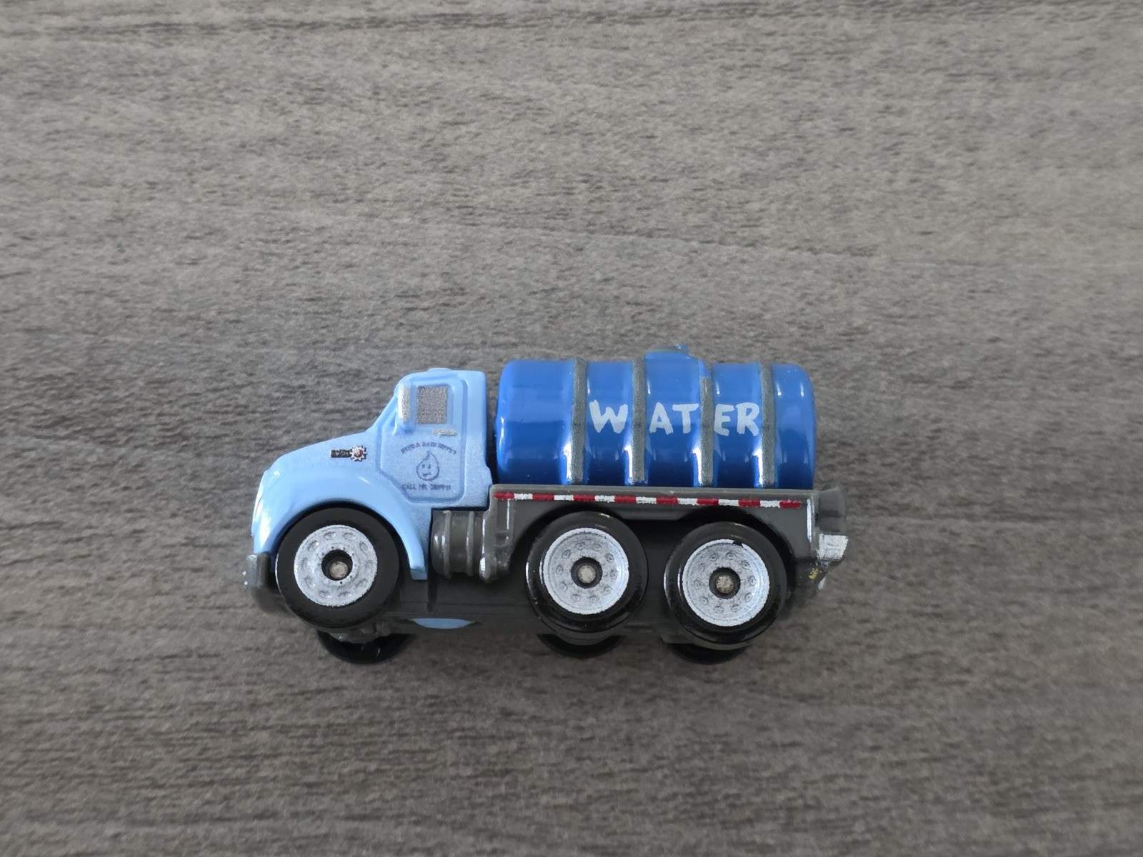 Disney Pixar Cars Mr. Drippy 1:110 Mini Racers 2017 Pixar Loose Cars 3 #L24