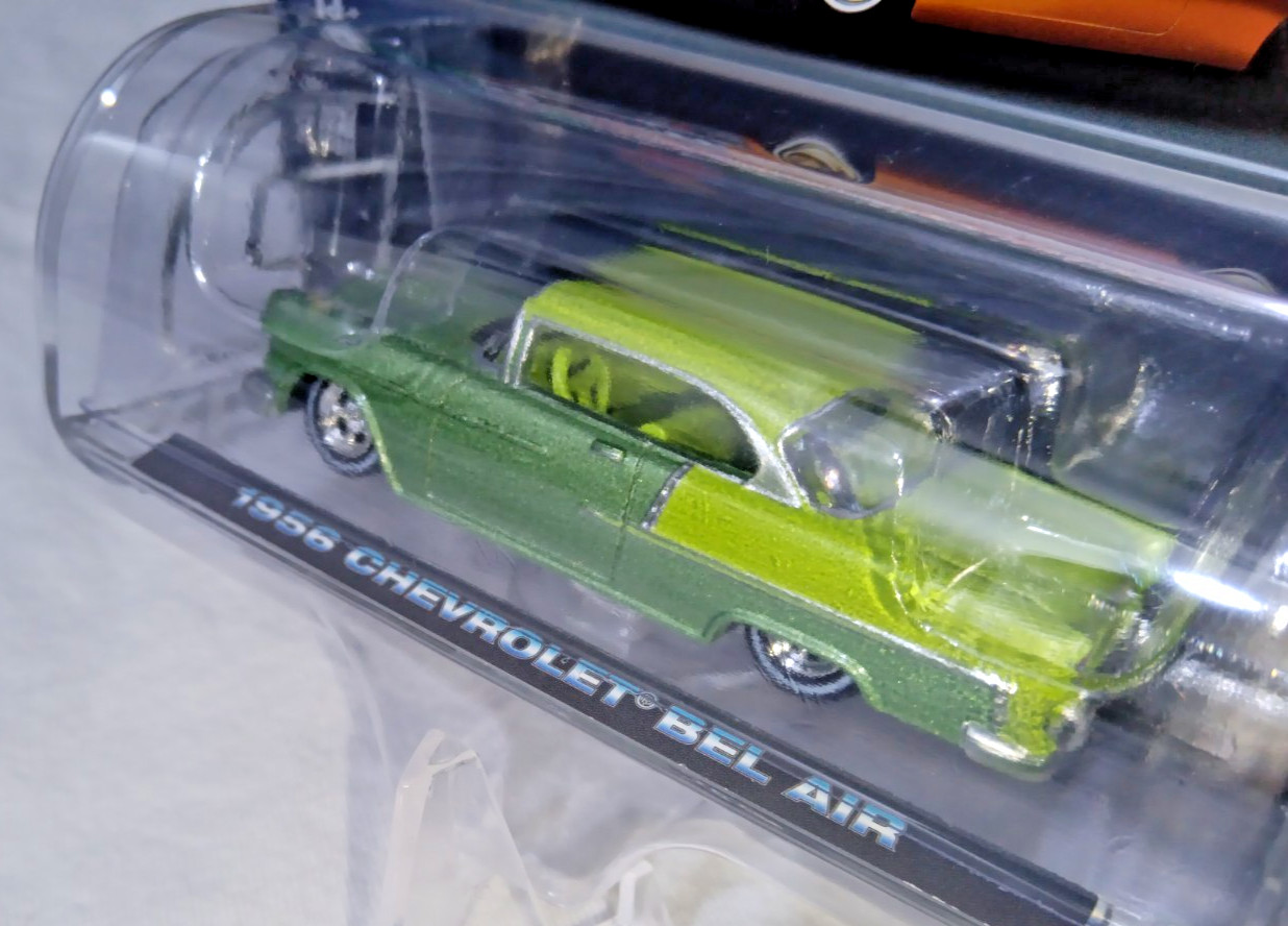 1:64 FACTORY LABEL ERROR CALIFORNIA LOWRIDERS 1955/56 CHEVROLET BEL AIR SEALED!!