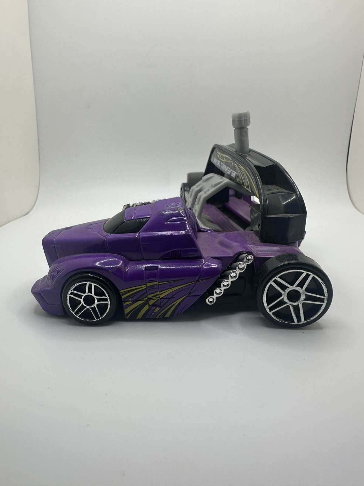 2004 Hot Wheels Truckin’ Transporters #B3910 Rampage Purple Truck & Trailer