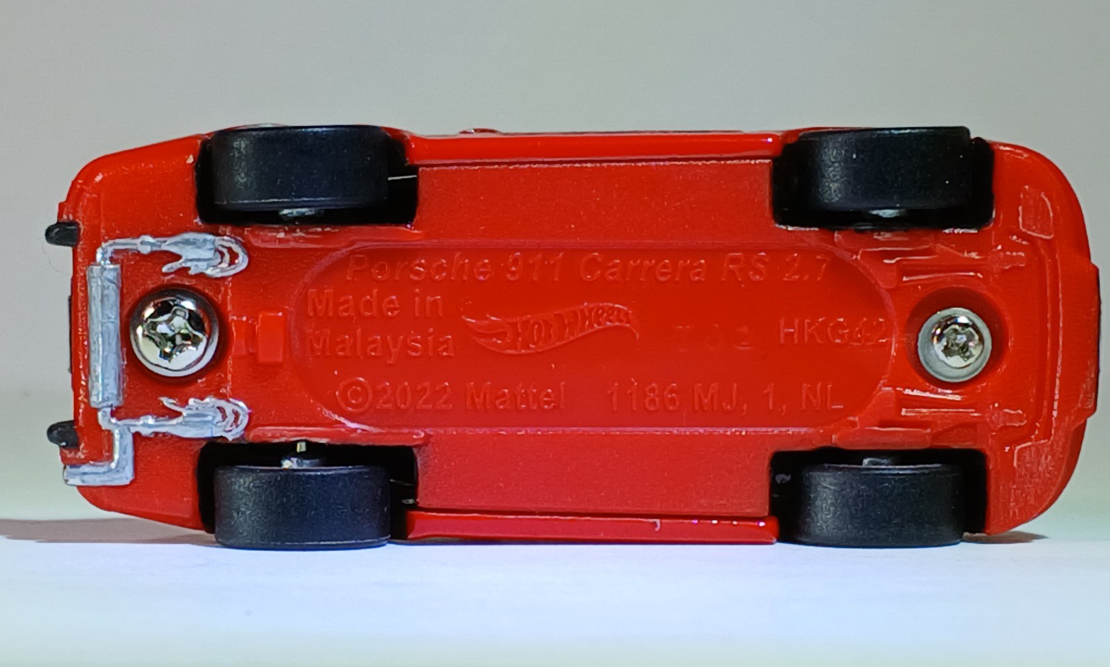 Hot Wheels Factory Fresh Porsche 911 Carrera RS 2.7 Red 1:64 Real Riders- Inter.