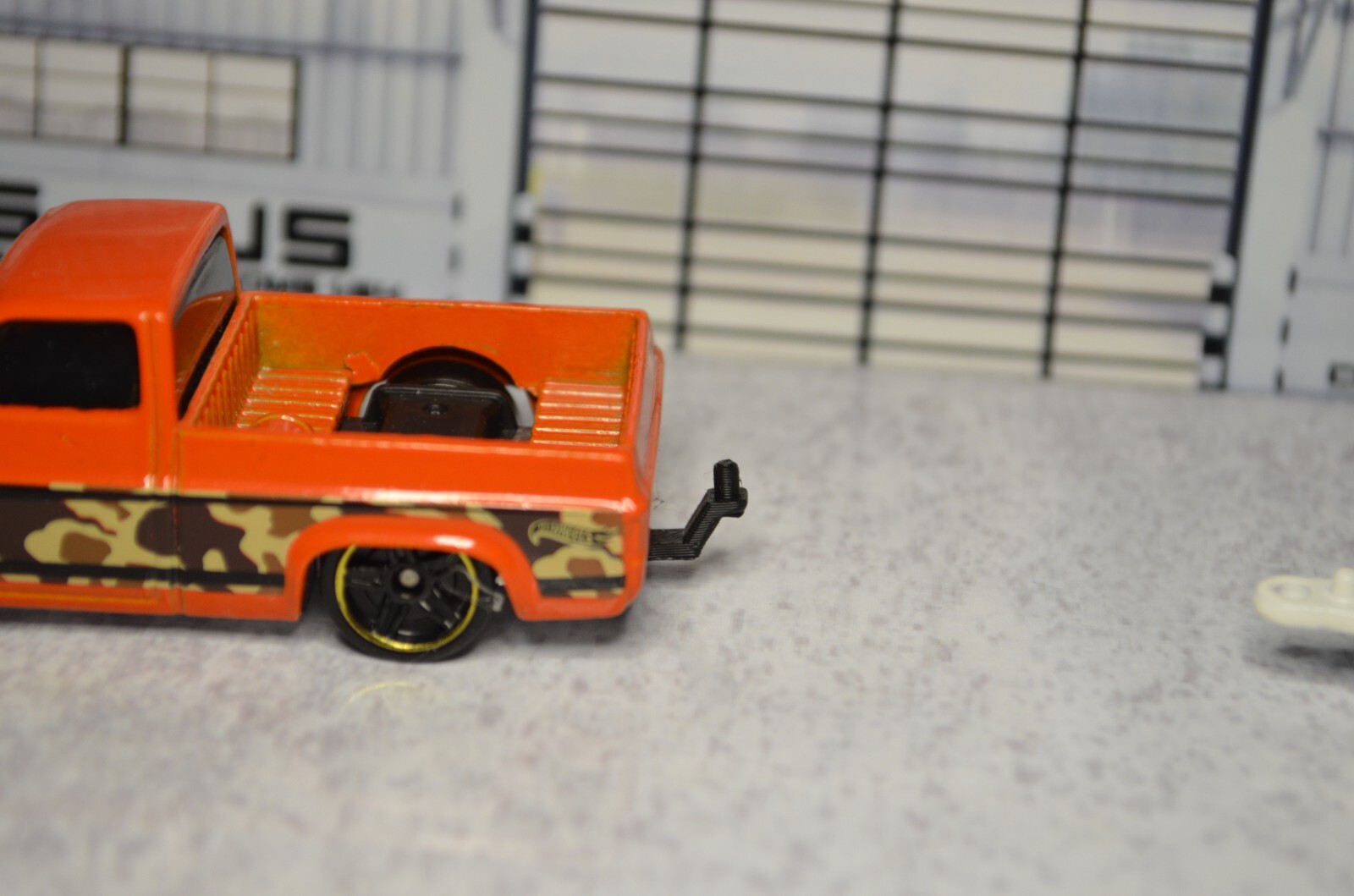 6 or 12 Trailer Hitches – Universal – Hot Wheels / Matchbox 1:64 Hitch glue-on