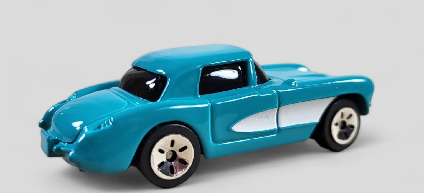 1957 CHEVROLET CORVETTE Diorama Collectible DieCast Model Car 1:64 Blue LOOSE