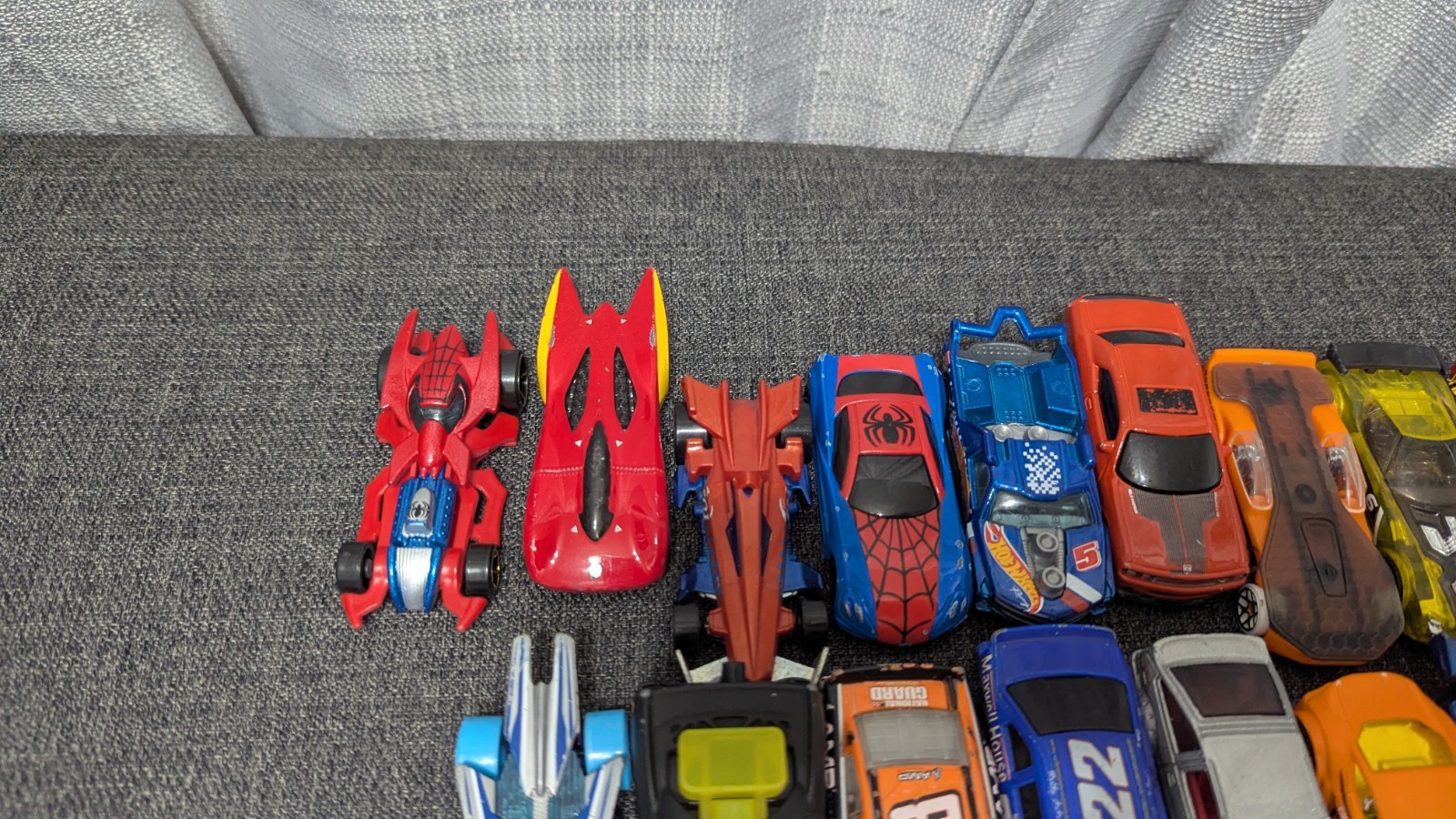 Hot Wheels / Matchbox /Other Loose Cars And Other Vehicles Lot Of 29