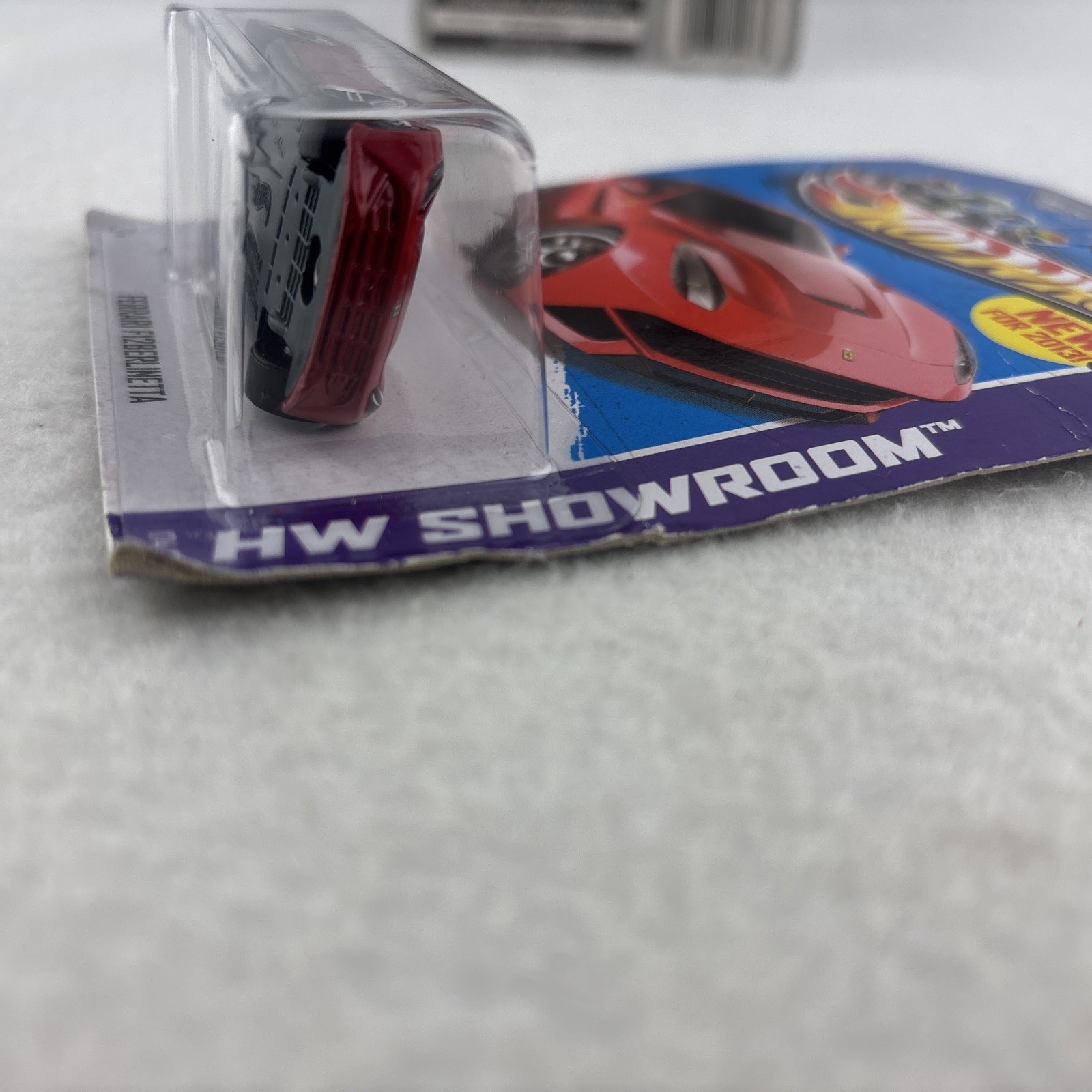Hot Wheels Enzo Ferrari (Yellow) & F12berlinetta (Red) – HW Showroom Series 2013