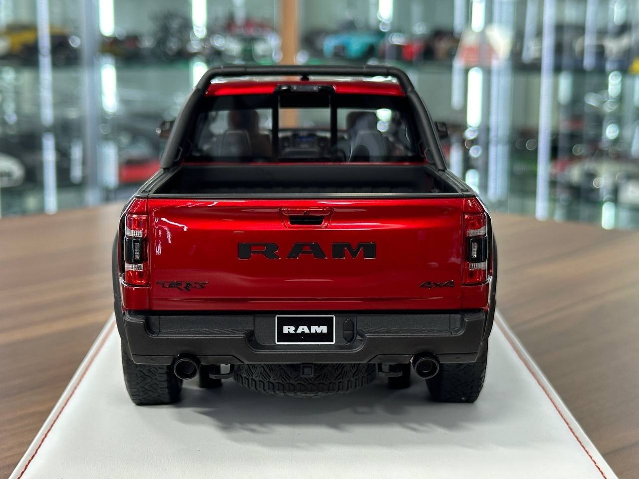 Dodge Ram TRX 1500 by Diamand Cherry Red – Ltd. Collector Car[1:18 Resin 70 pcs]