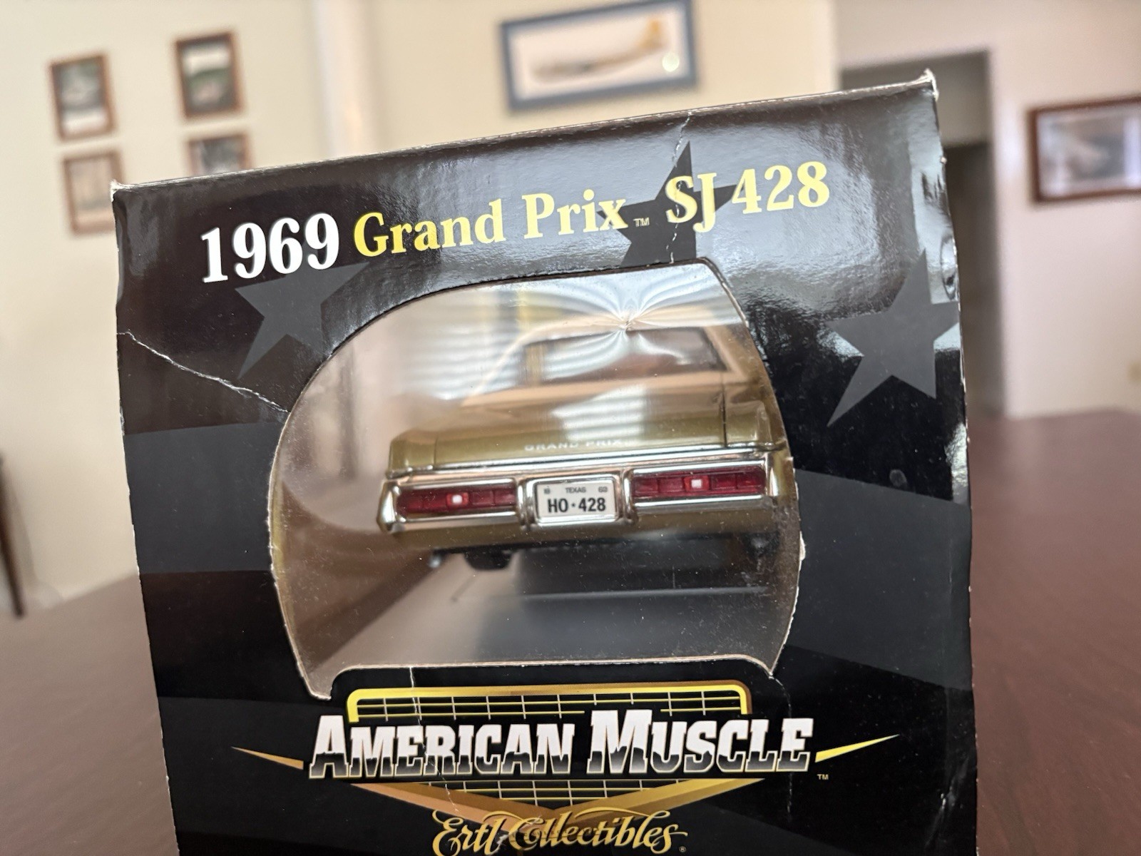 Ertl Collectibles American Muscle 1:18 1969 Pontiac Grand Prix SJ 428 Gold/White