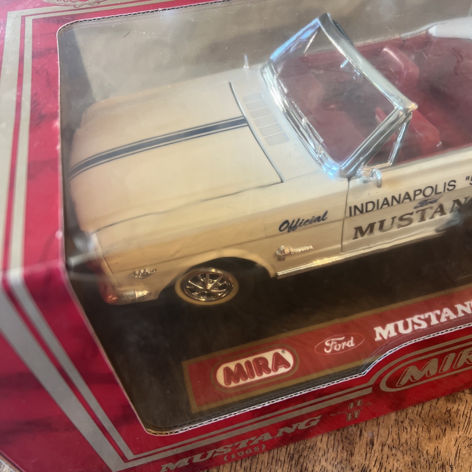 Mira Calidad Golden Line 1965 Ford Mustang Indy 500 Pace Car 1:18 Diecast – NEW