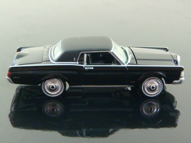 Elvis’s Triple Black 1969 Lincoln Continental Mark III 1/64 Scale Limited Edit R