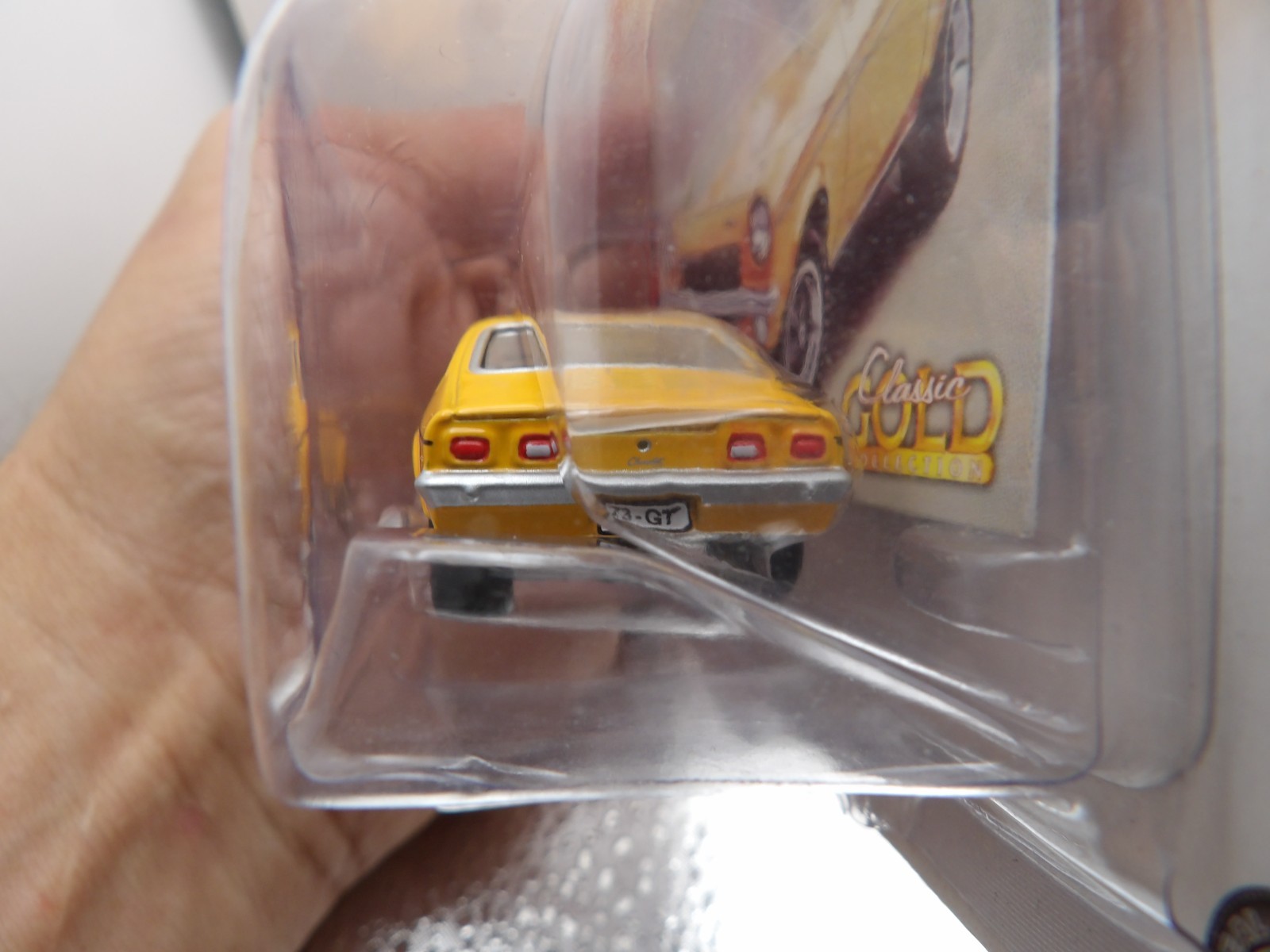 1973 CHEVY VEGA GT 2005 JOHNNY LIGHTNING CLASSIC GOLD COLLECTION 1:64