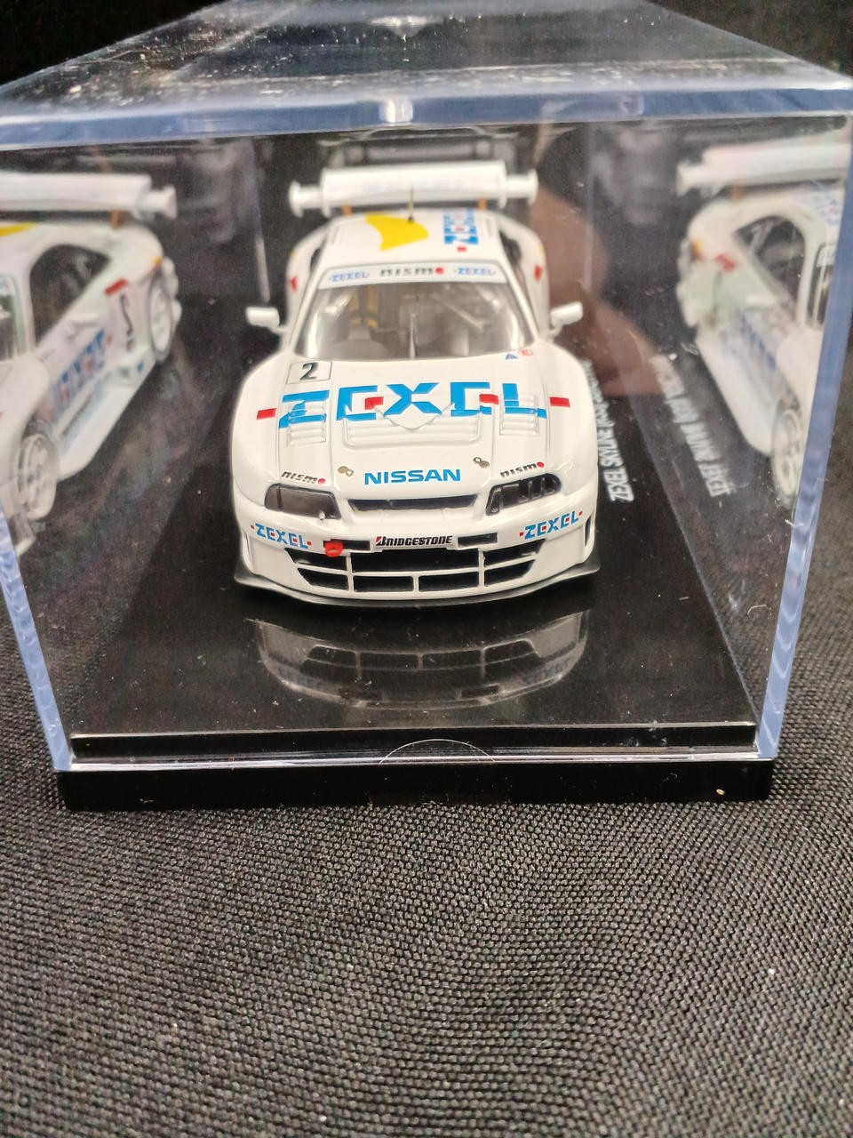 EBBRO White Display Case 1/43 Collectible 13+