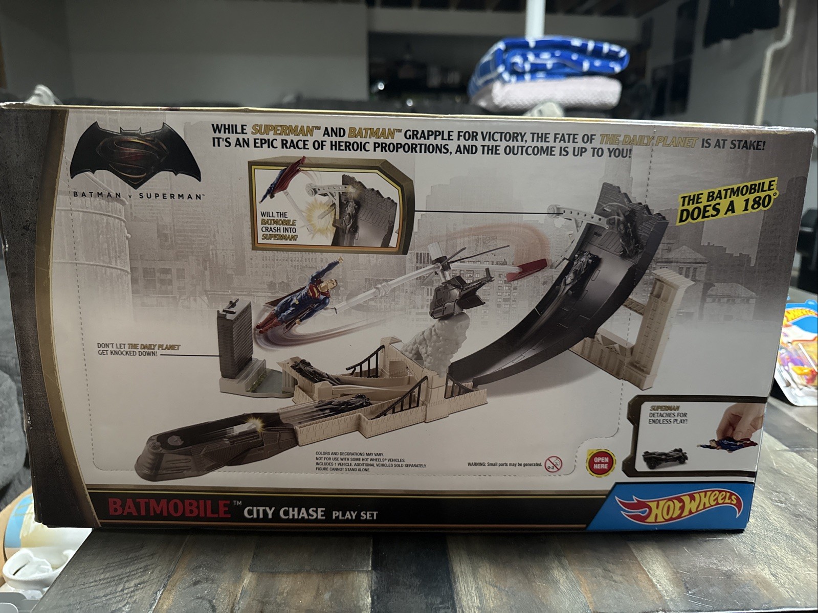 Hot Wheels Batman v Superman: Dawn of Justice Batmobile City Chase NEW 2015