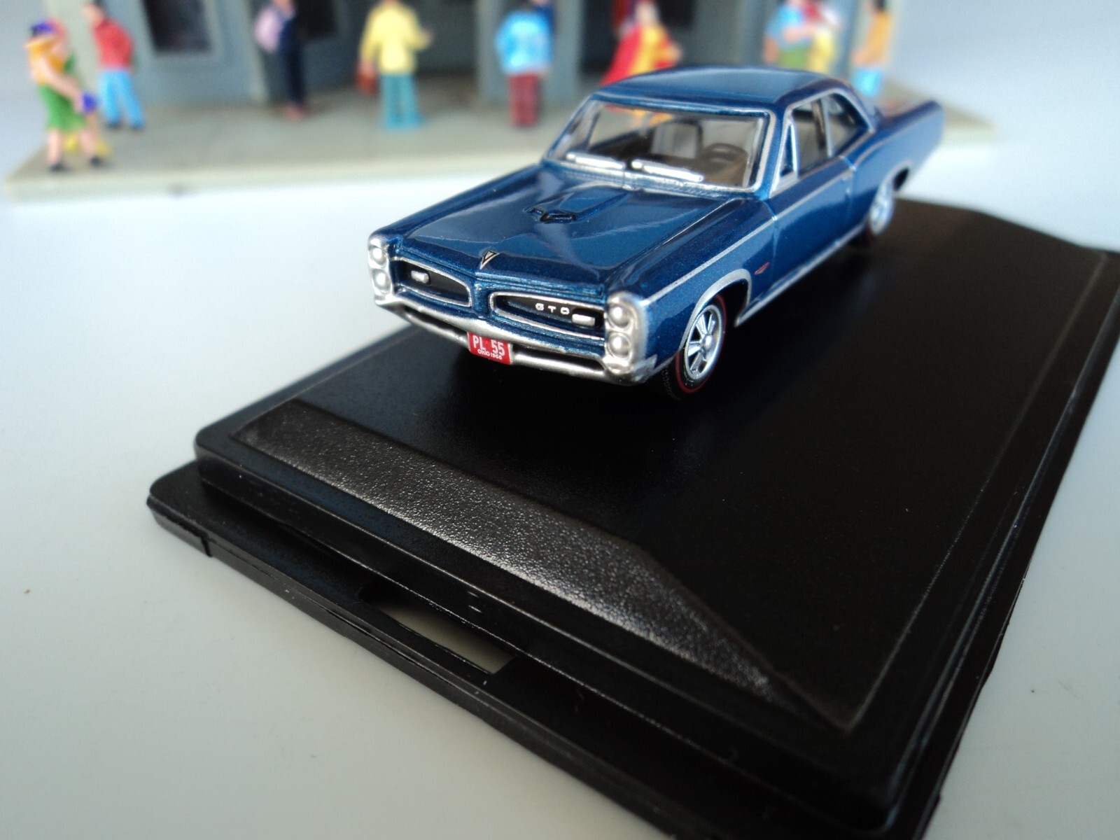 Oxford 1966 Pontiac GTO Blue 1/87 HO diecast