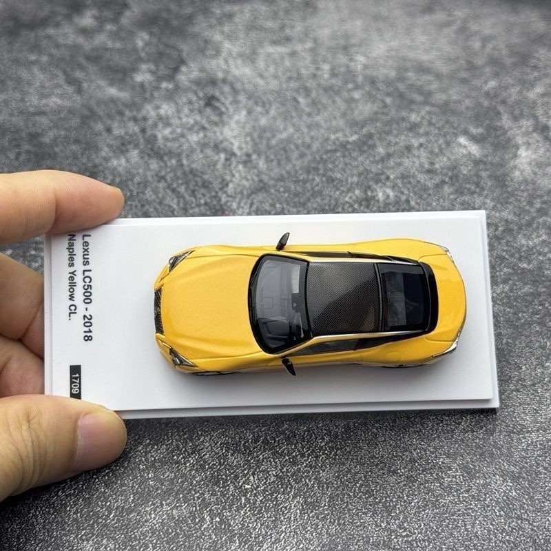 AR Box 1:64 LC500 2018 Luxury Sport Coupe Diecast Model Car Collection Gift Toy