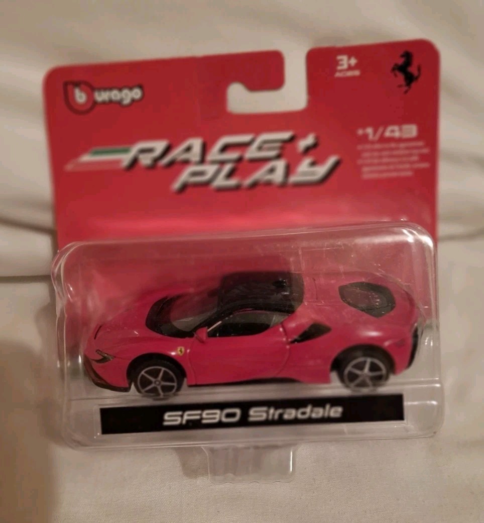 Bburago Ferrari SF90 Stradale 1:24 Red/Black Diecast Car Unopened Box