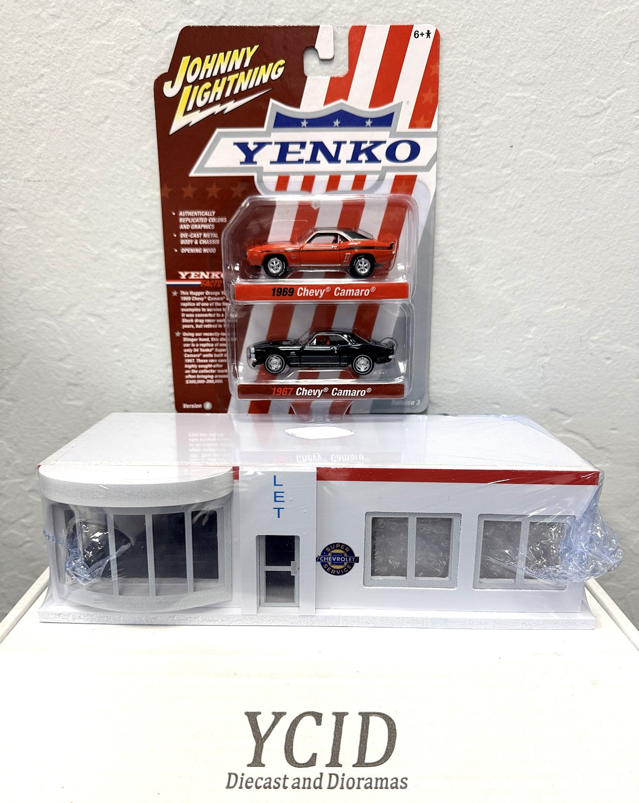 1/64 SCALE, YENKO CHEVROLET SHOWROOM DIORAMA and Yenko Camaro Set! FREE SHIPPING