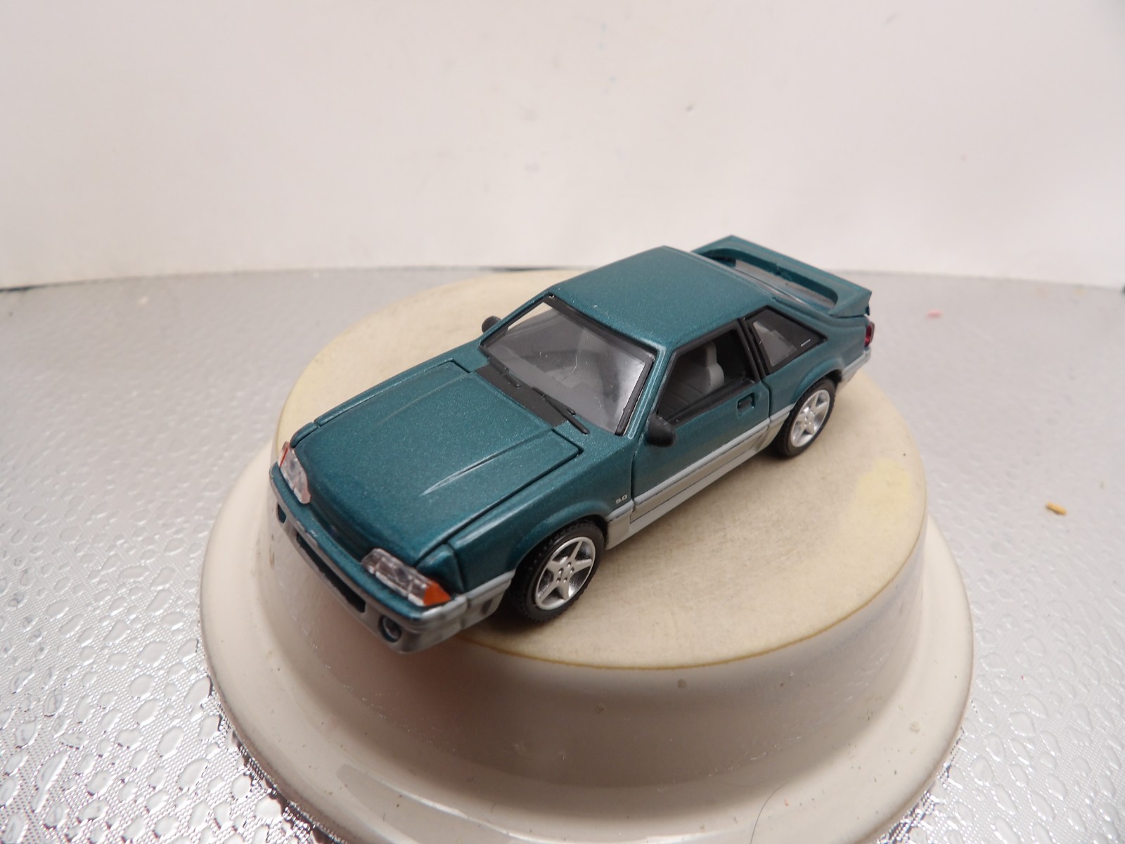 1981 FORD MUSTANG GT 5.0 2021 GREENLIGHT HOLLYWOOD SERIES 1:64 DIE-CAST