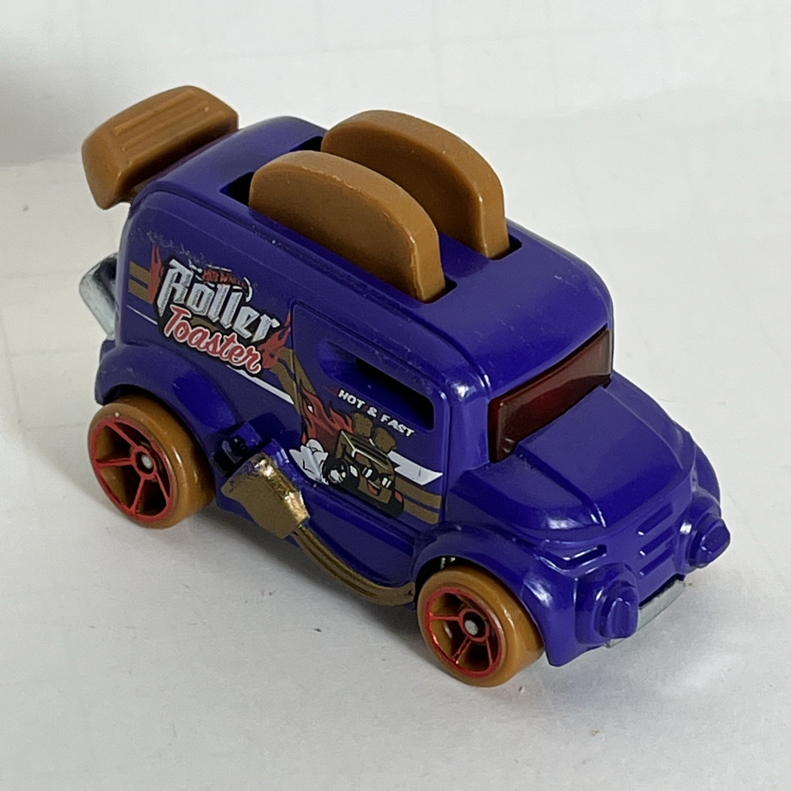 2016 Hot Wheels Purple Roller Toaster Toy Car Mattel