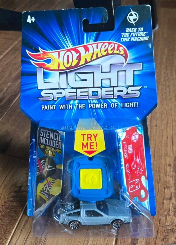 Hot Wheels Light Speeder Back To The Future DeLorean Time Machine New in Box!!