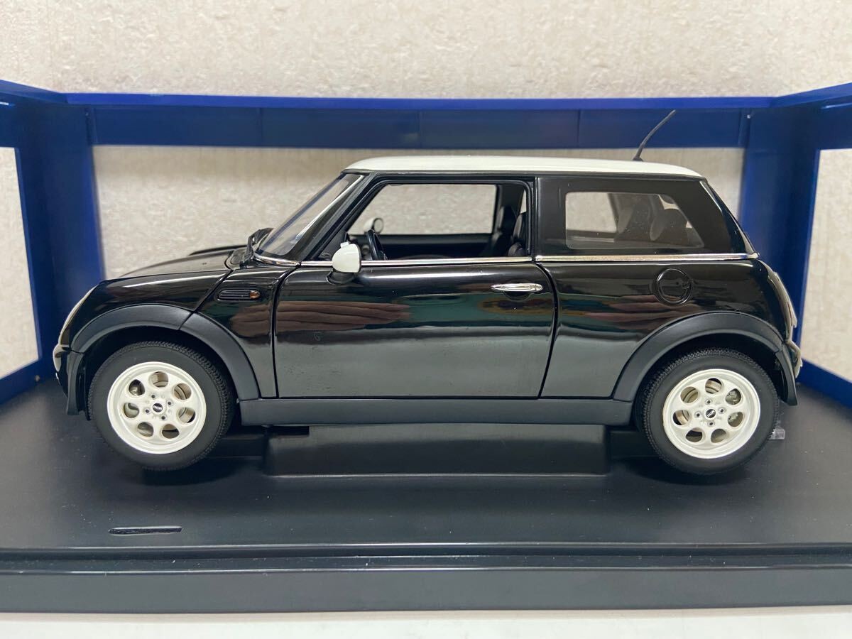 AUTOart 1/18 BMW Mini Cooper Black