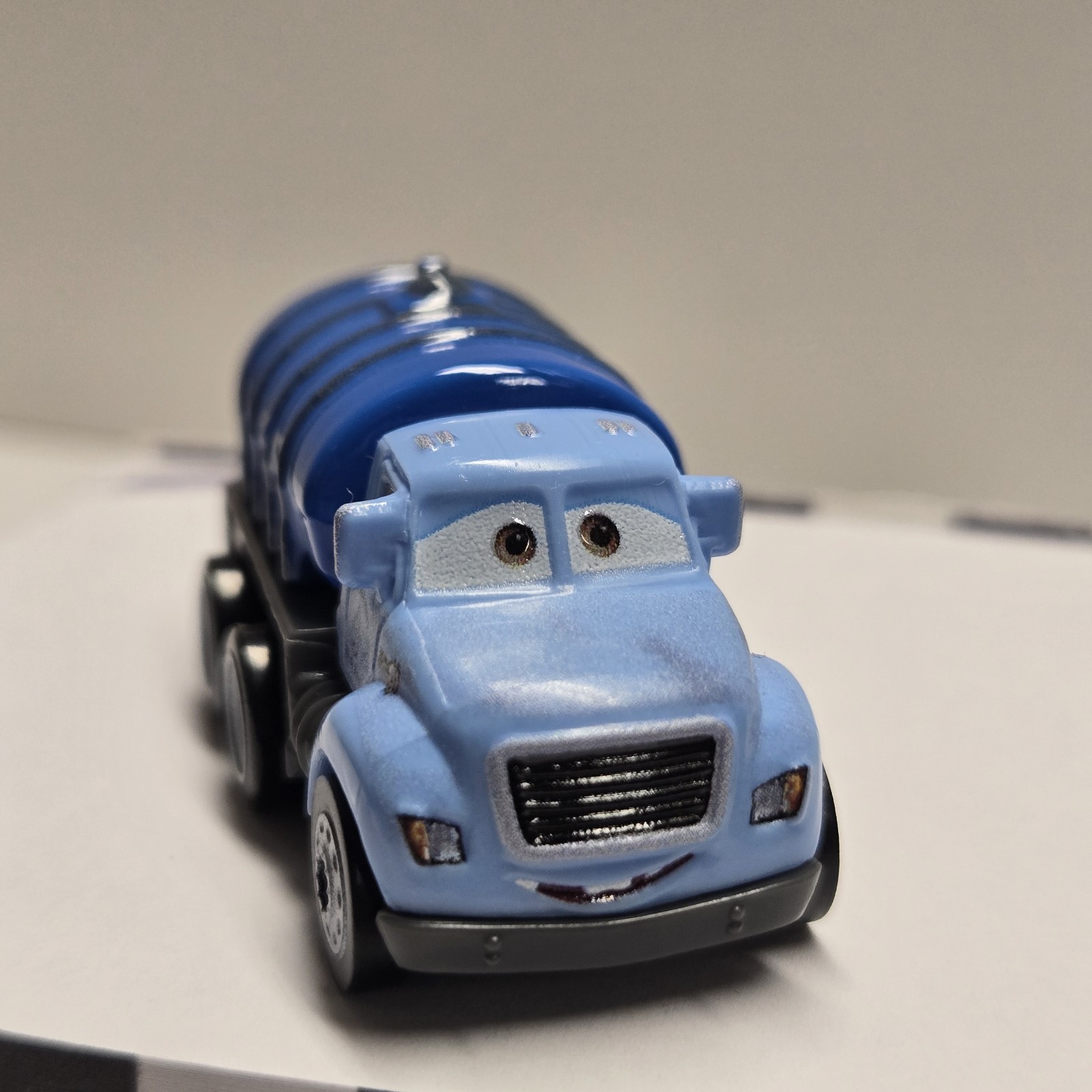Disney Pixar Cars Mini Racer Mr. Drippy Water Tanker Truck Demolition Derby Loos
