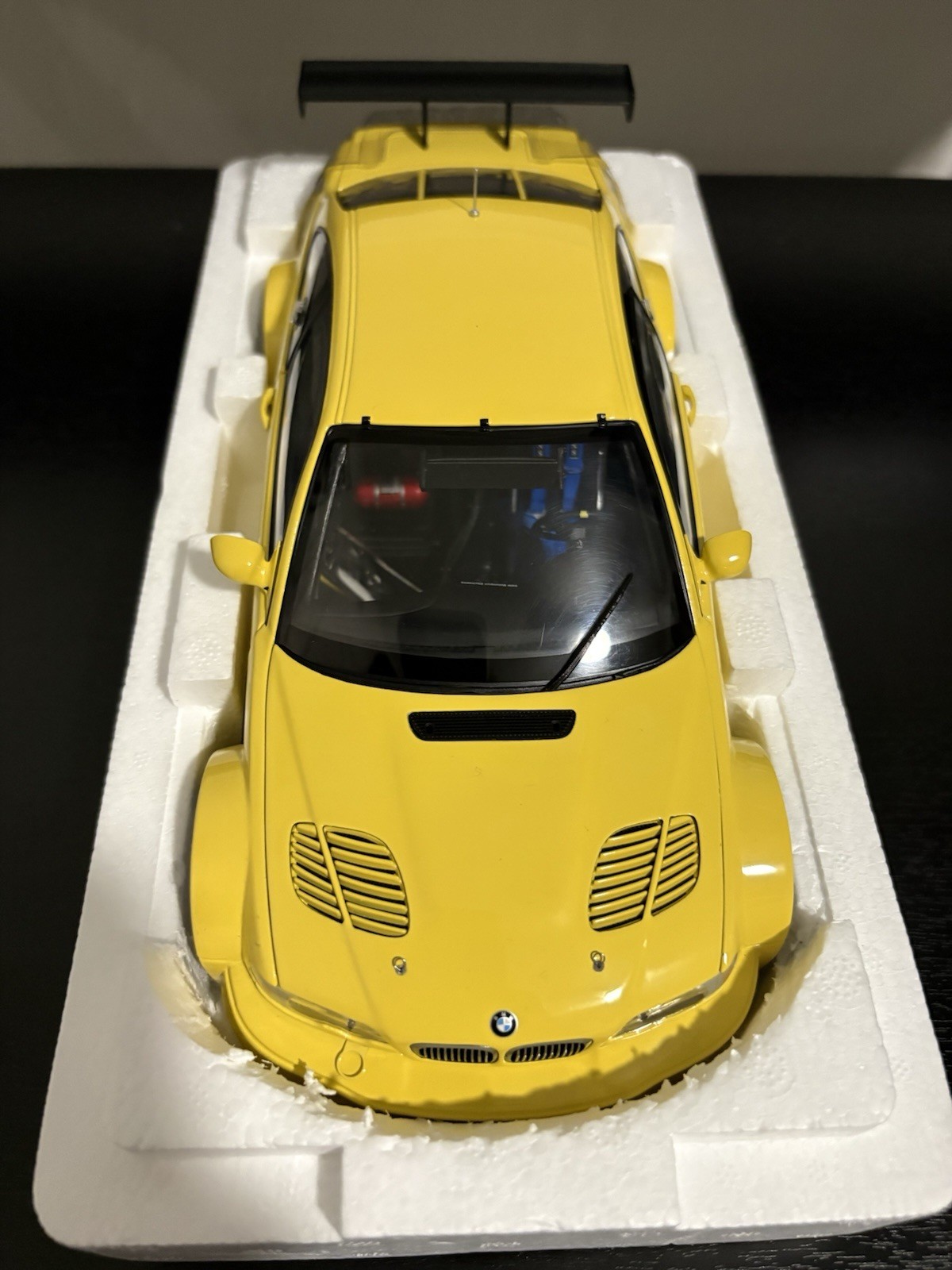 1:18 Minichamps BMW E46 M3 GTR Street 2001 – Yellow